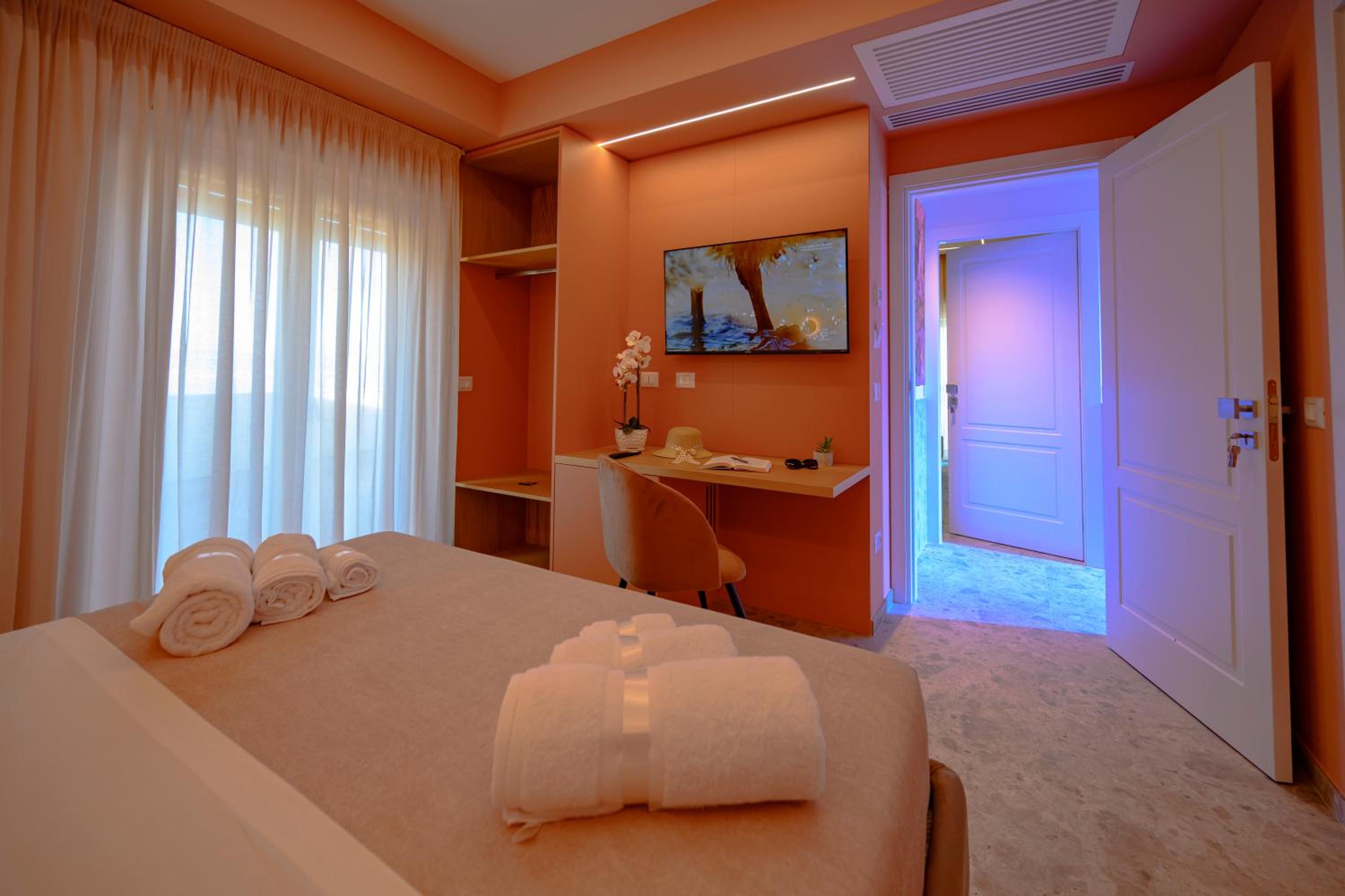 Deluxe Double Room with Sea View photo 2