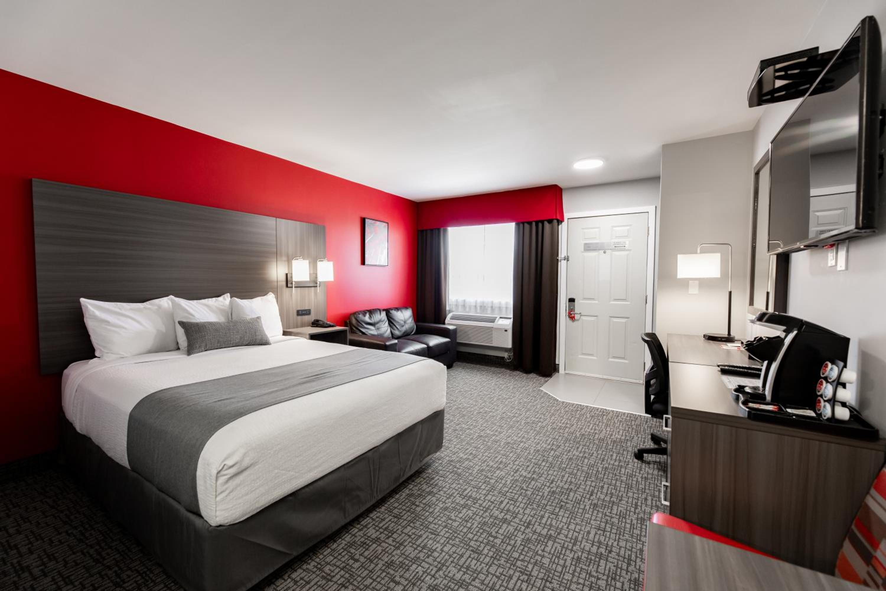 Kitchen Suite - Pet-Friendly with Exterior Access