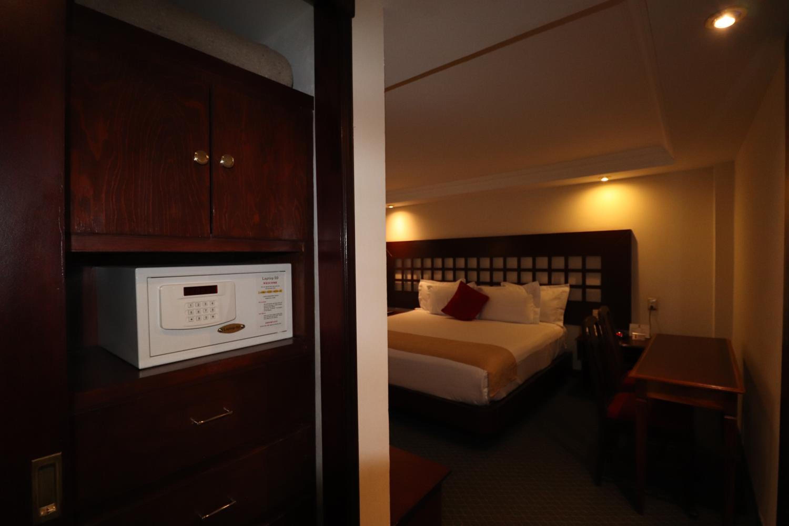 King Room - Non-Smoking