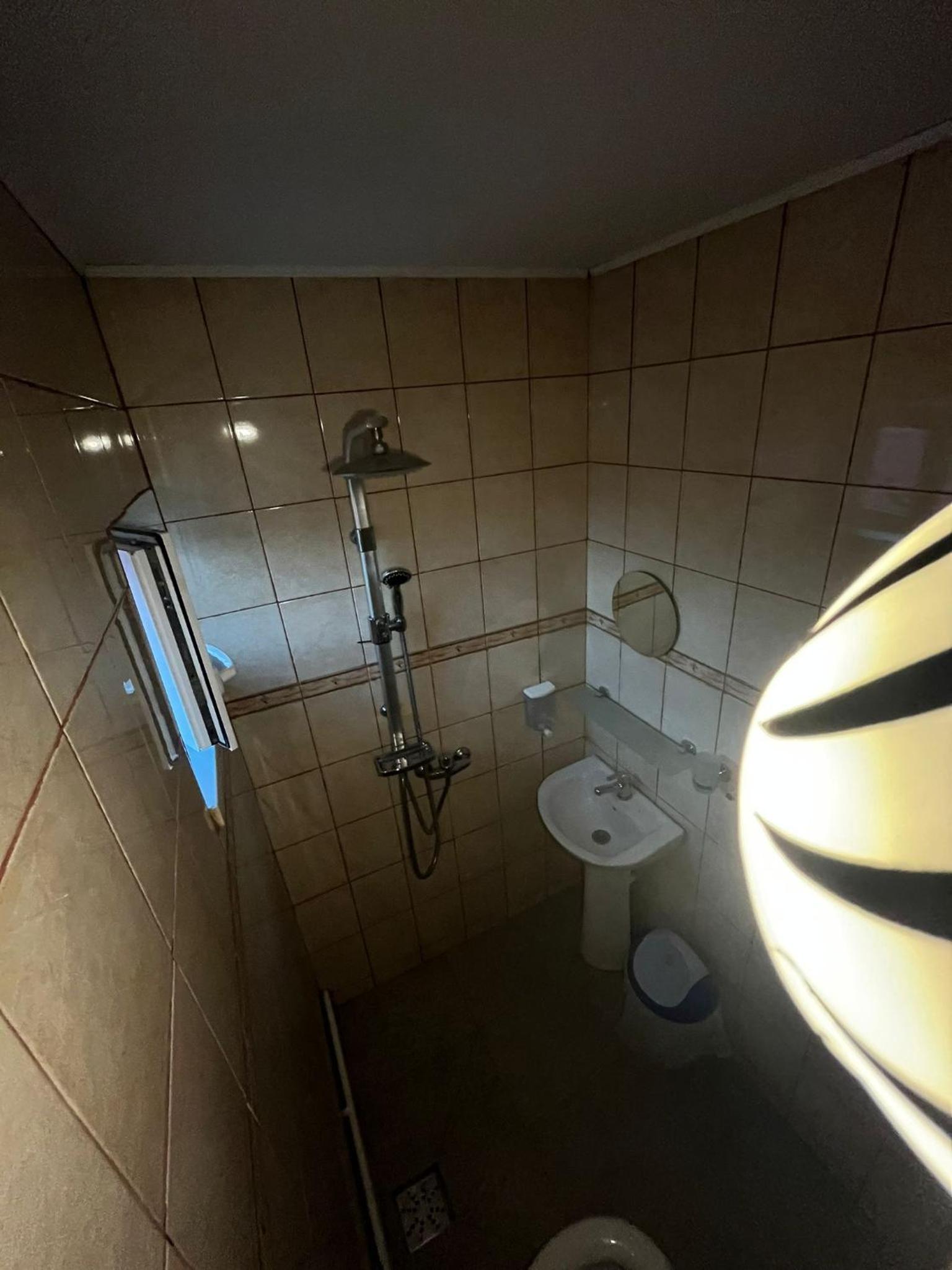Single Room with Private Bathroom photo 2