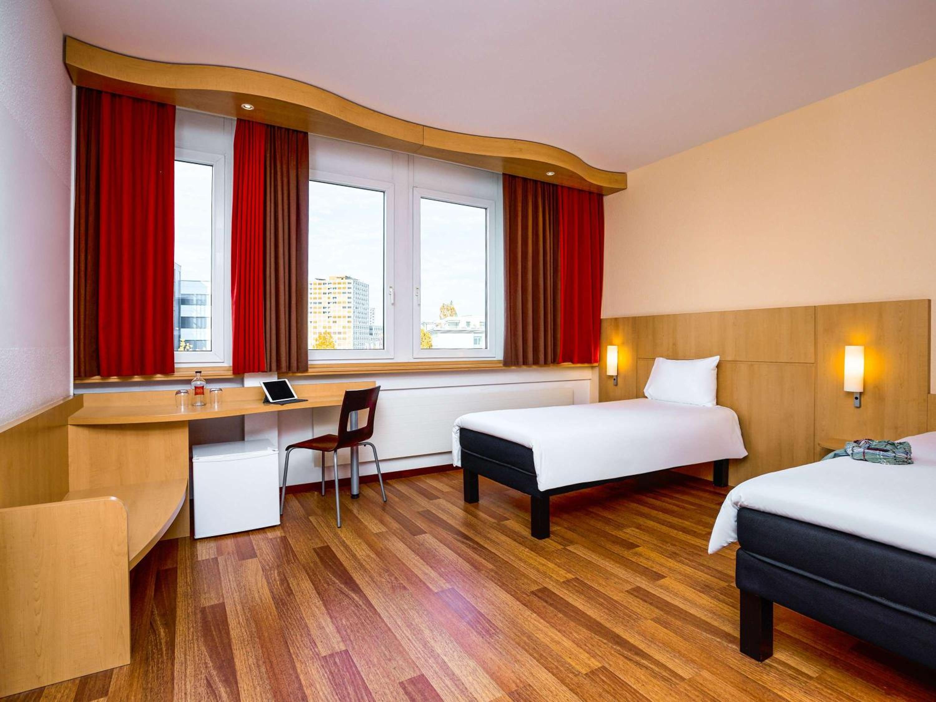Twin Room - Photo 1