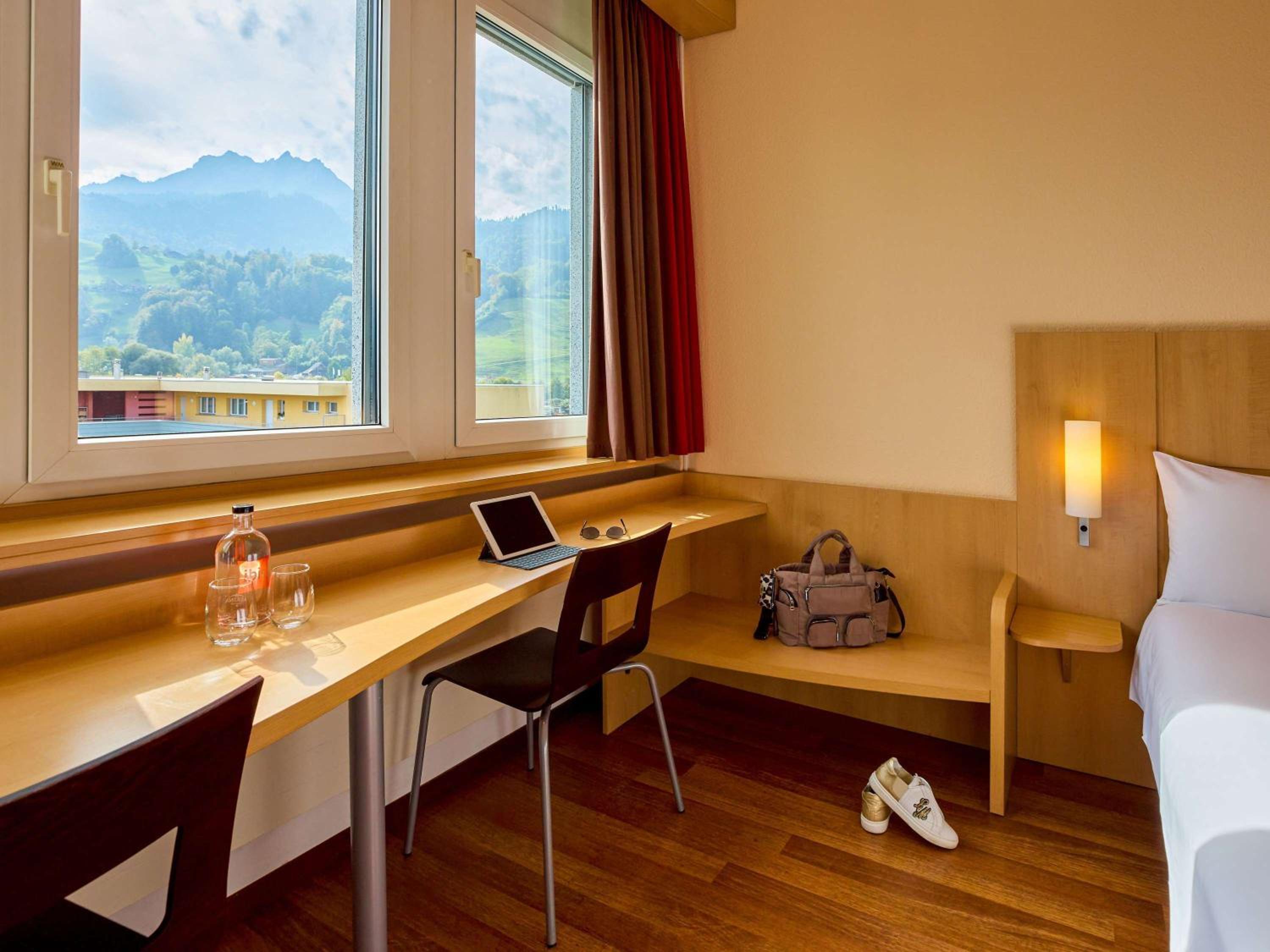 Standard Double Room with Mountain View - Photo 1