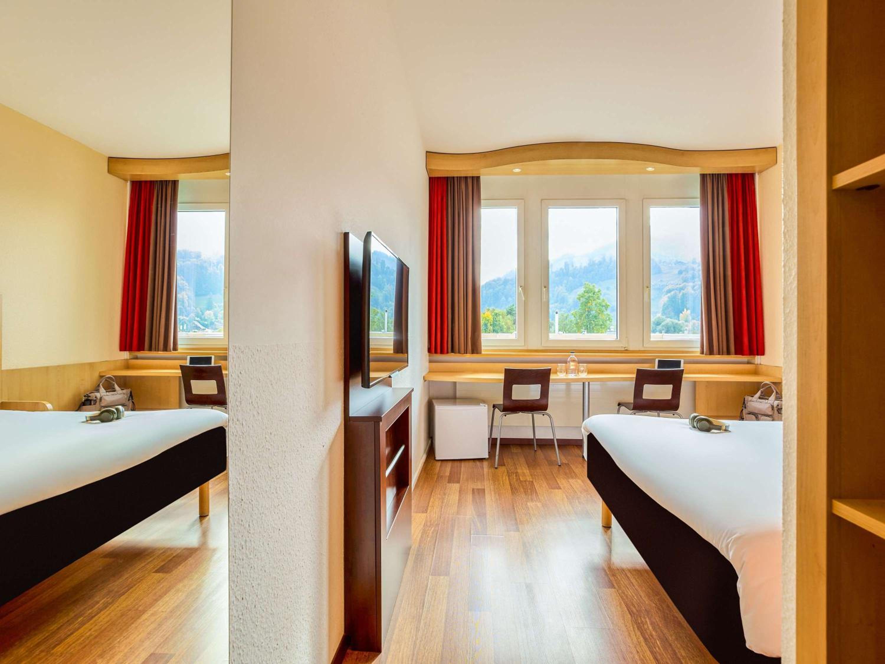 Standard Double Room with Mountain View - Photo 3