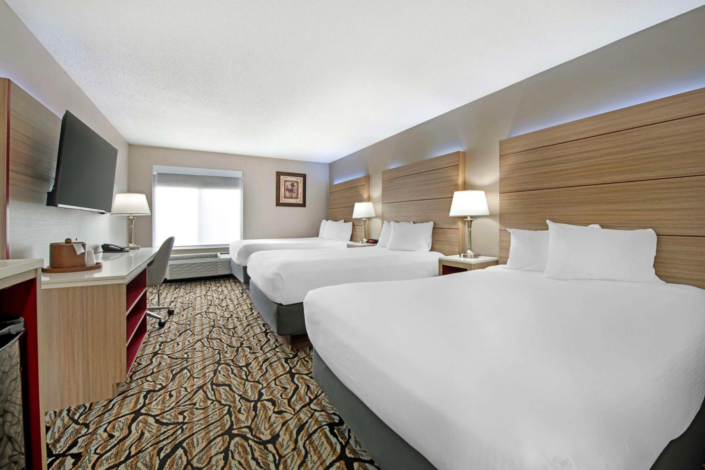 Double Room with Three Double Beds