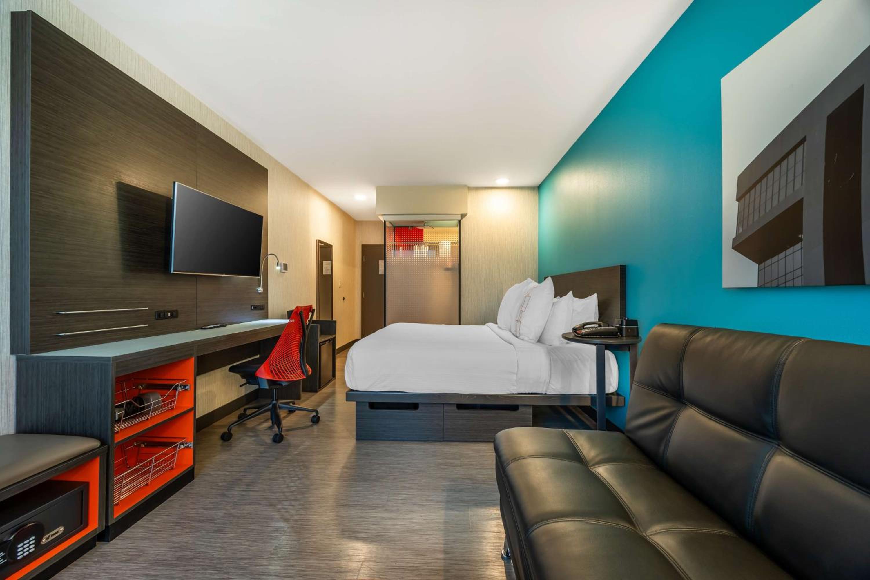 King Room with Sofa Bed photo 2