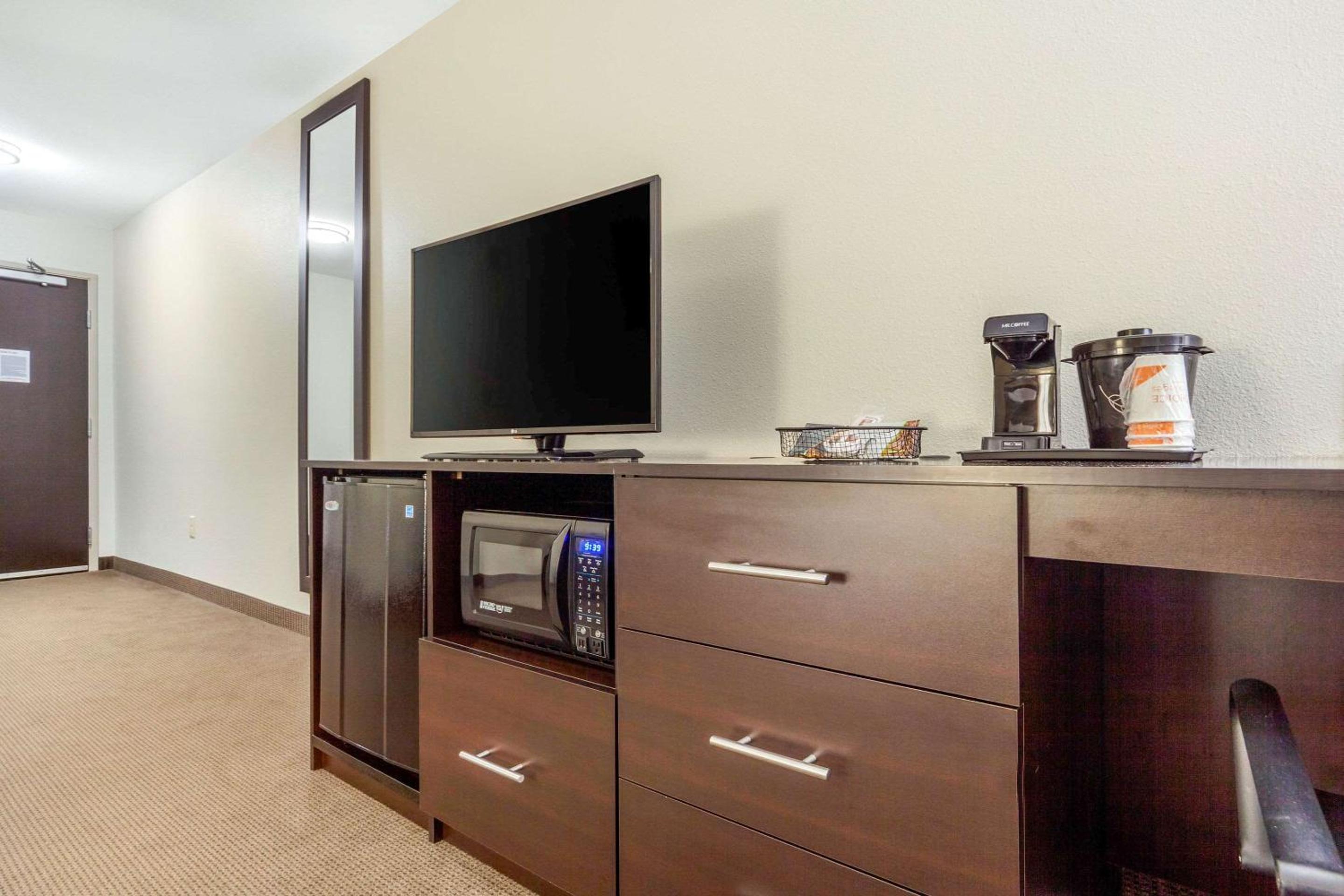 Queen Room with Two Queen Beds - Accessible/Non-Smoking