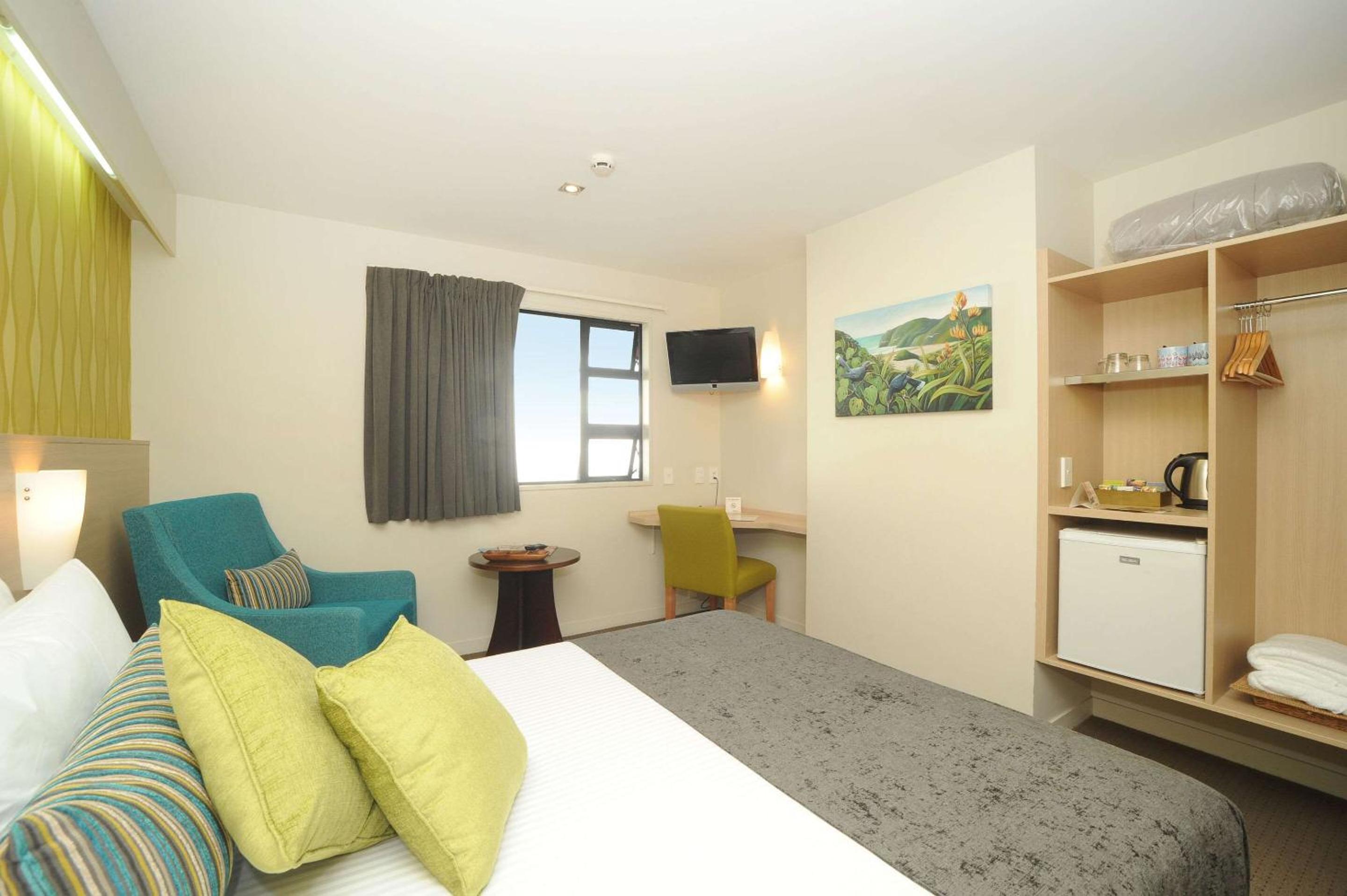 Standard Queen Room - Non Smoking - Photo 1