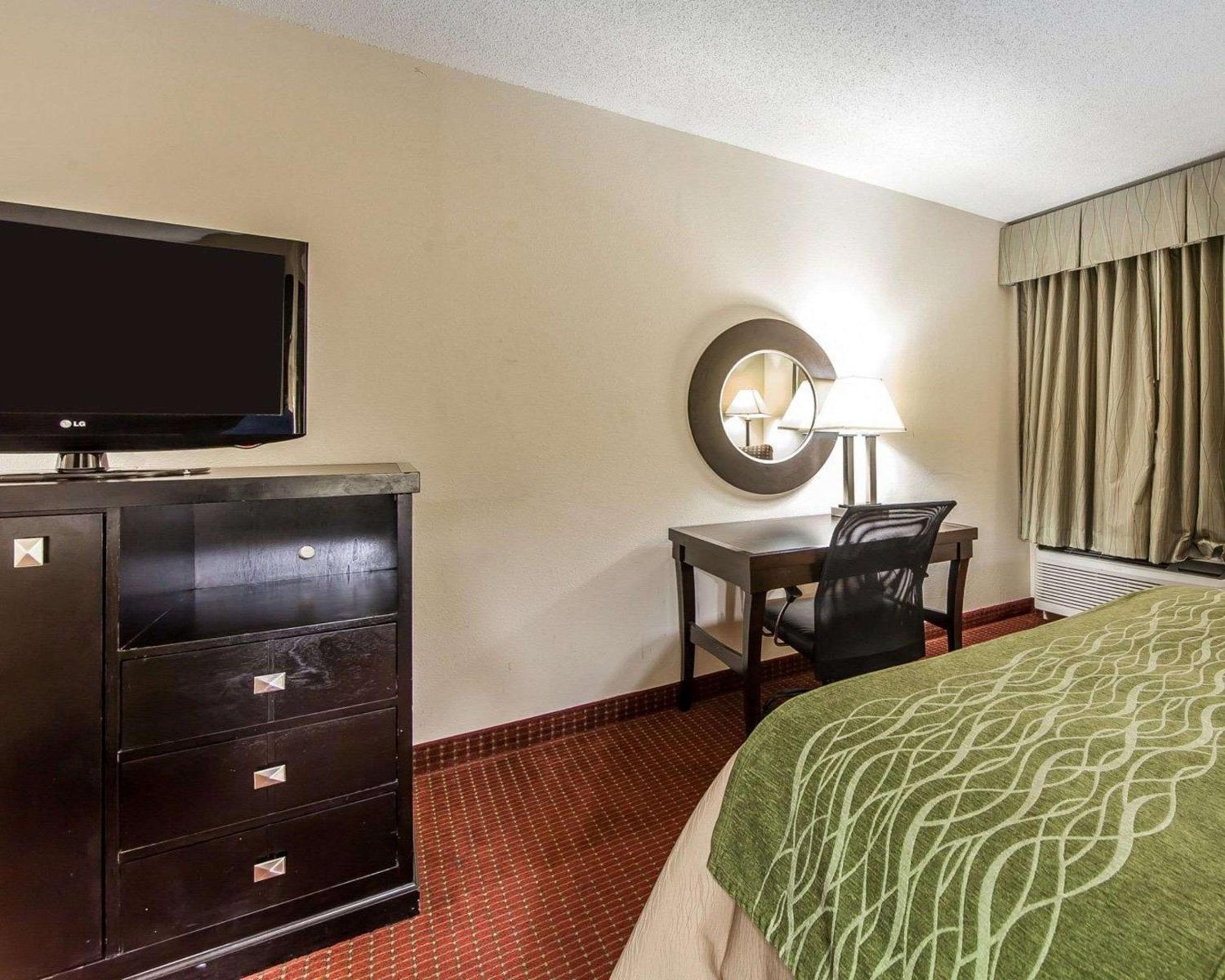 Double Room with Two Double Beds - Non-Smoking - Photo 4