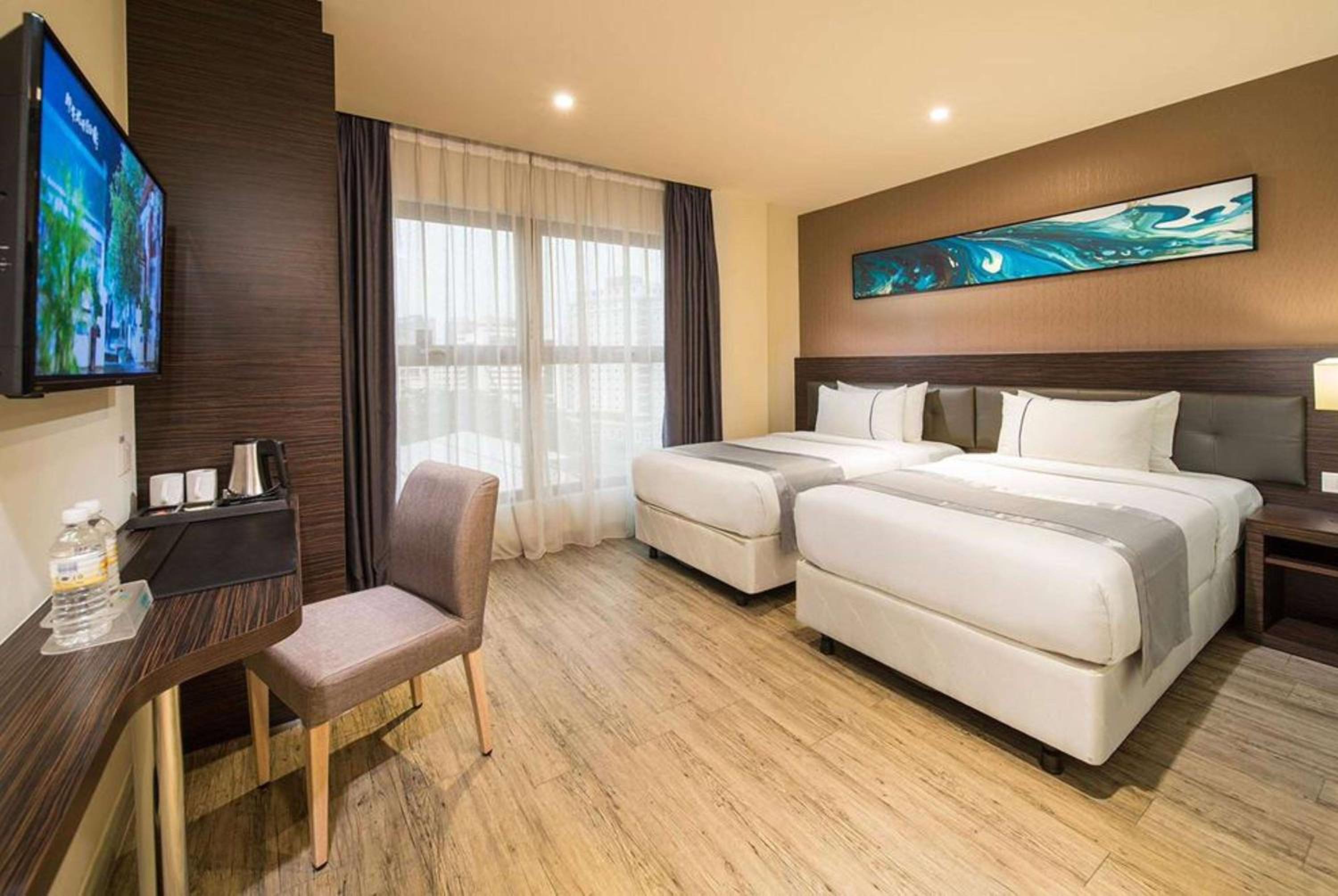 Deluxe Twin Room - Non-Smoking photo 1