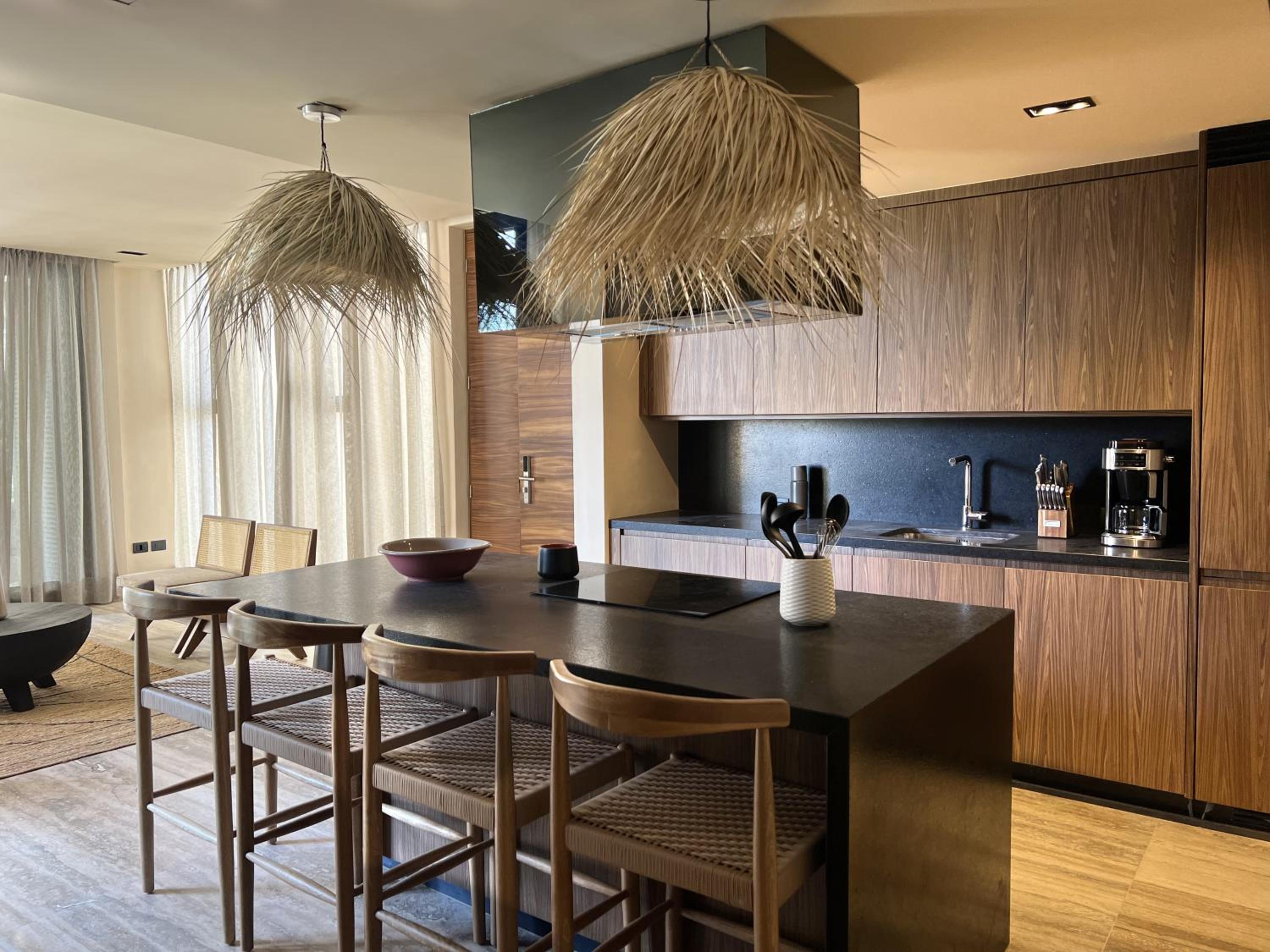 One-Bedroom Apartment - Photo 2