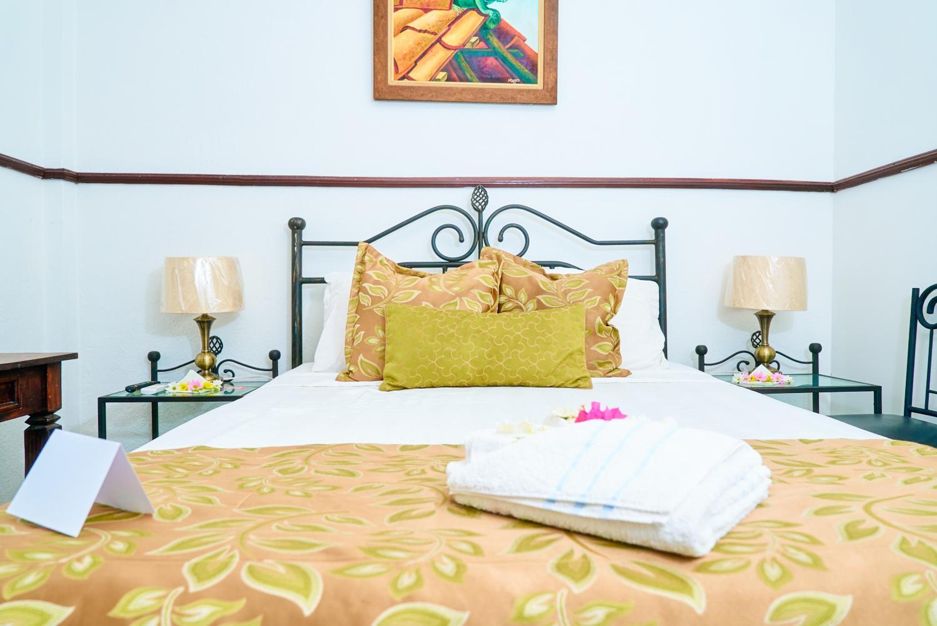 Queen Room photo 3