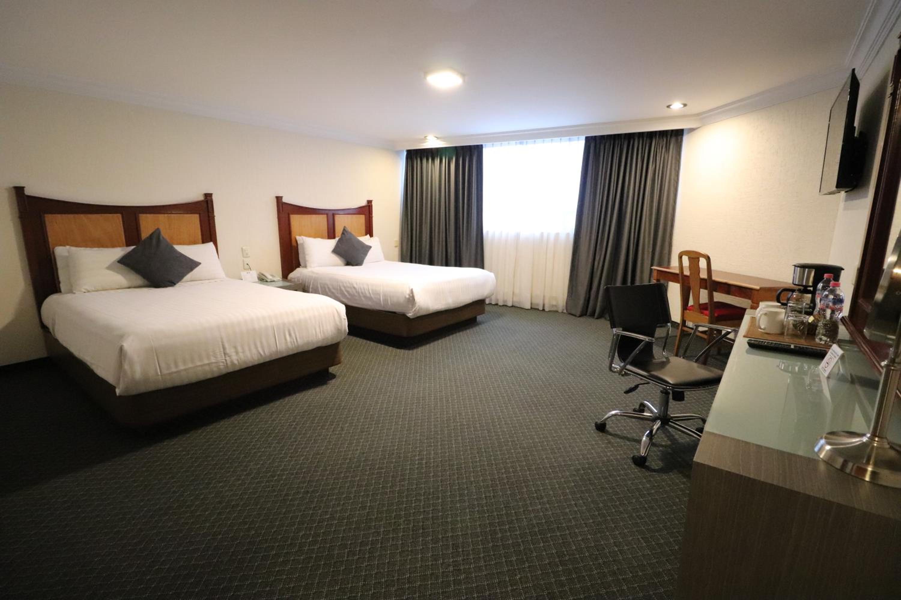 Double Room with Two Double Beds - Non-Smoking photo 2