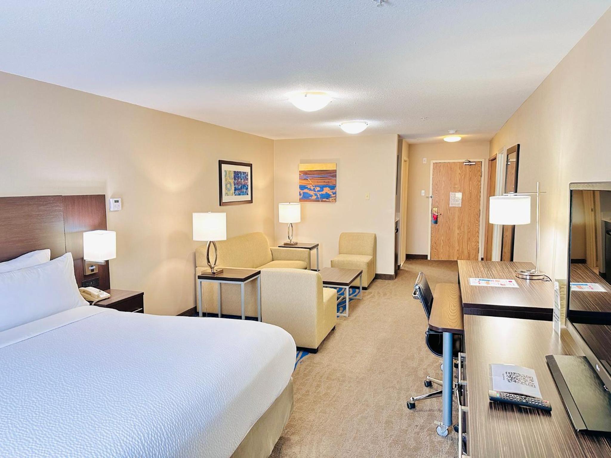 Two-Bedroom King Suite photo 1