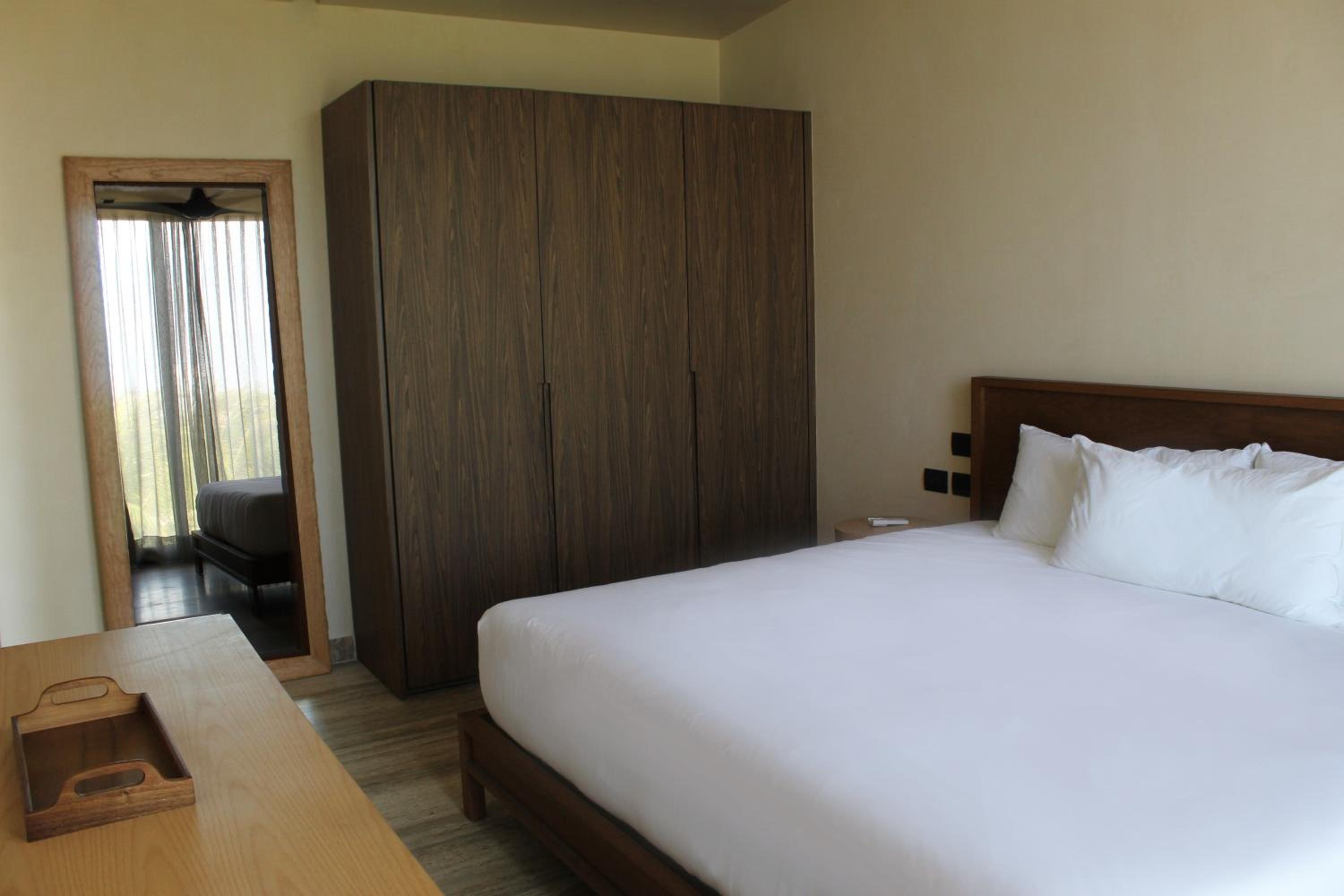 Two-Bedroom Apartment with Ocean View - Photo 2
