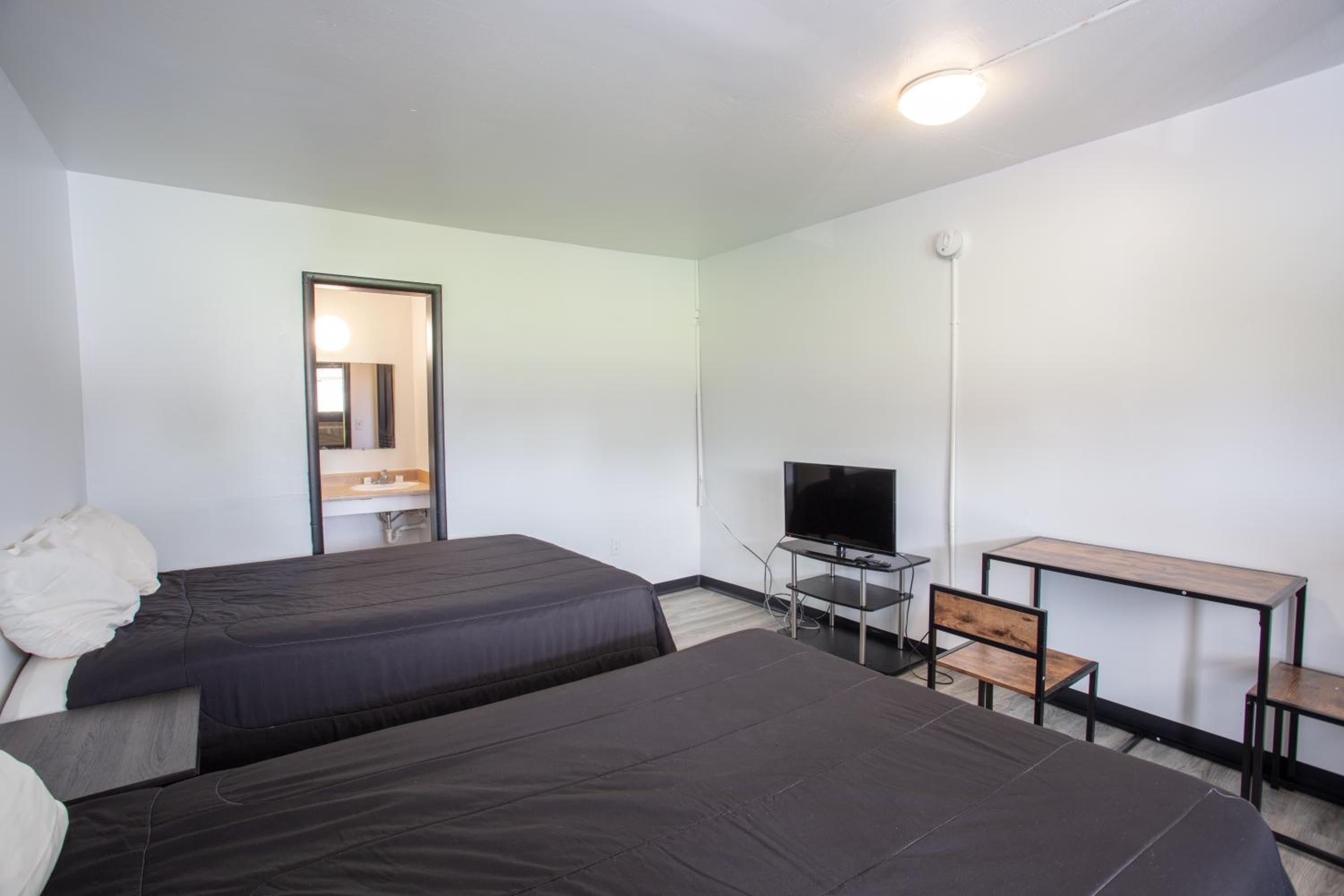 Deluxe Double Room (2 Adults + 1 Child) photo 1