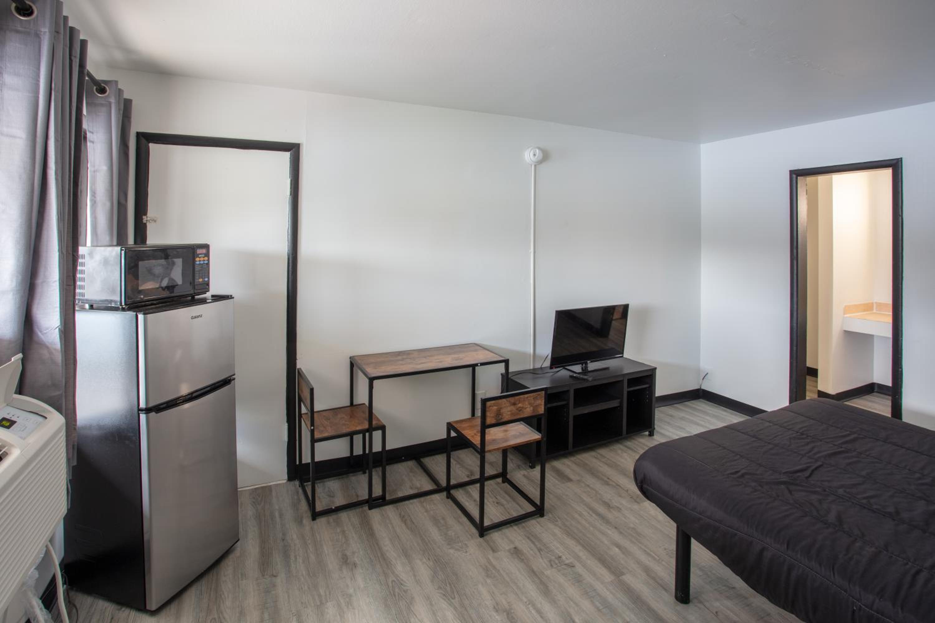 Deluxe Double Room (2 Adults + 1 Child) photo 2