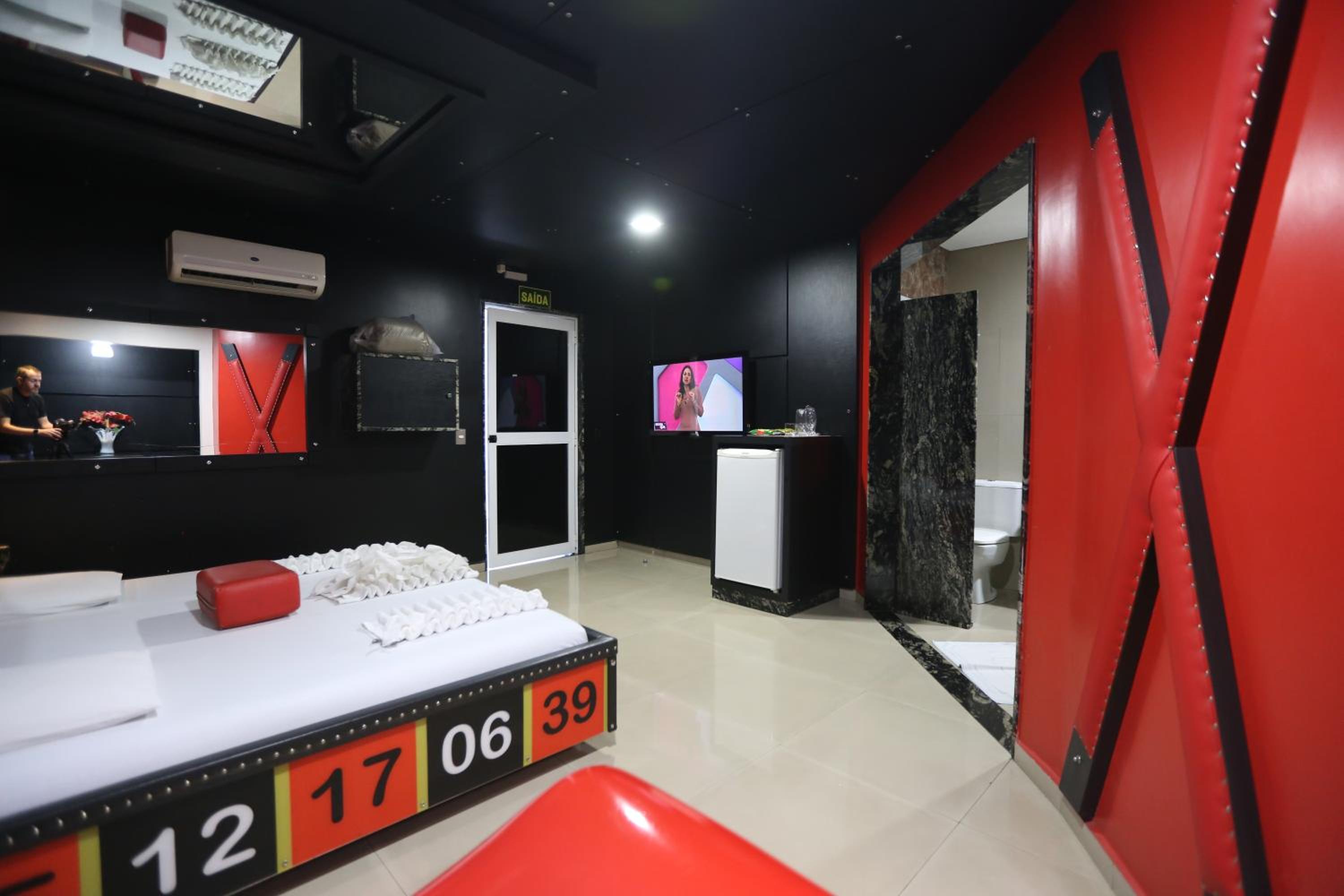 Deluxe Suite with Spa Bath