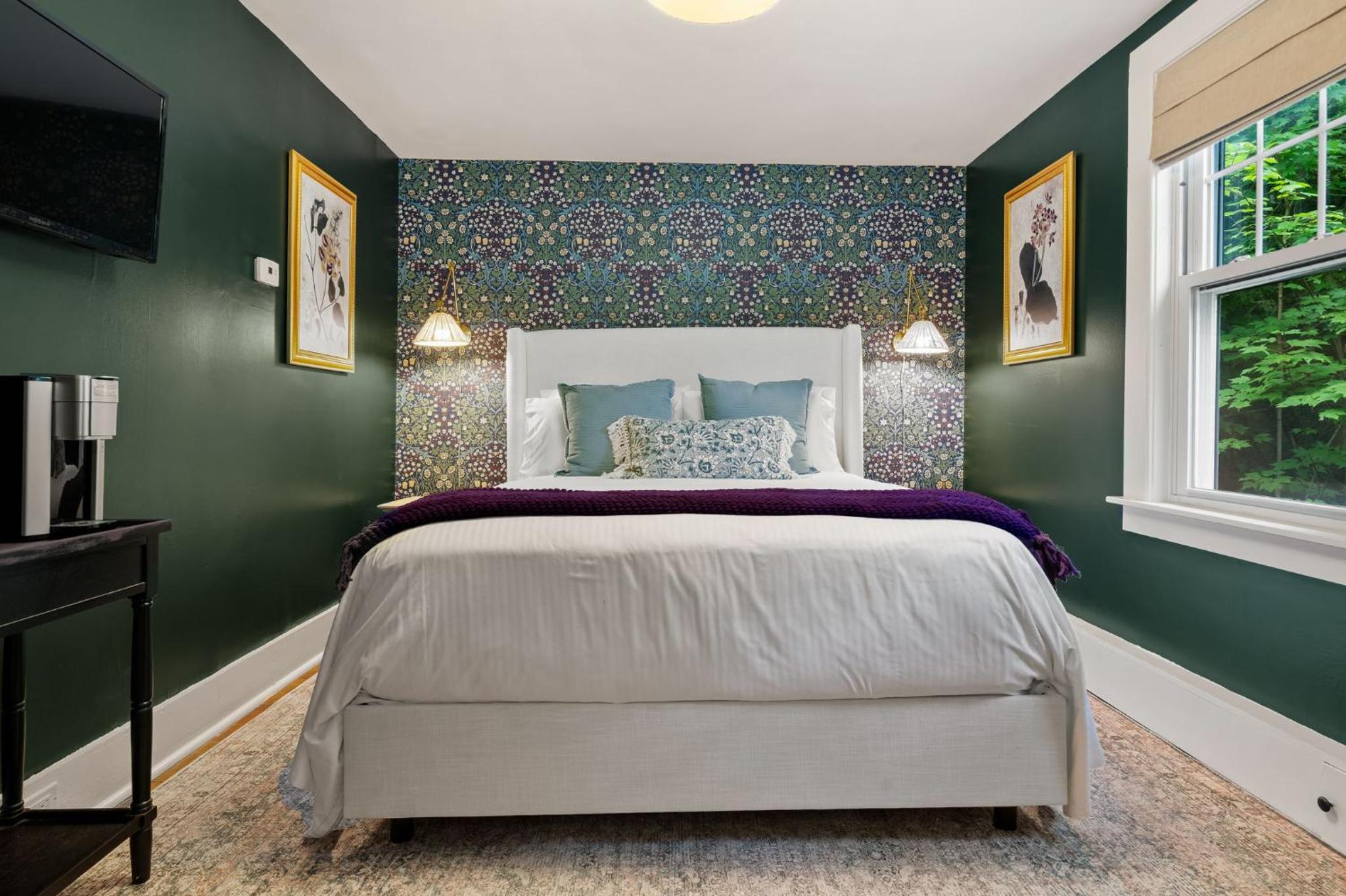 Queen Room photo 1