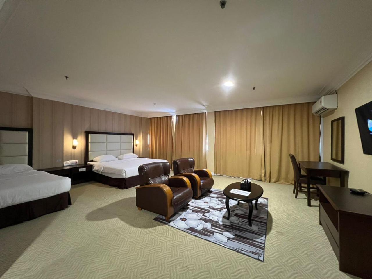 Triple Room with Bath photo 2