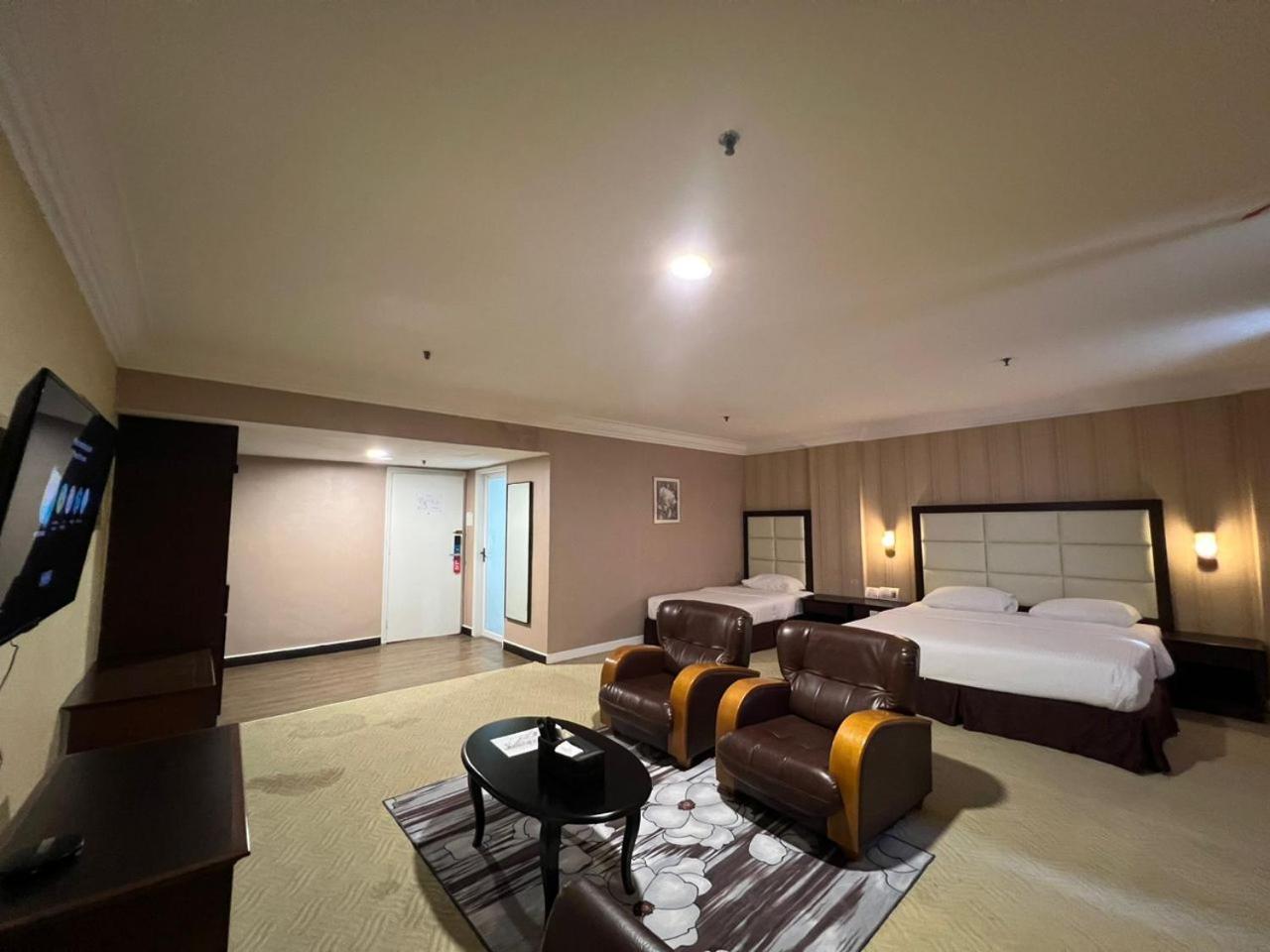 Triple Room with Bath photo 3