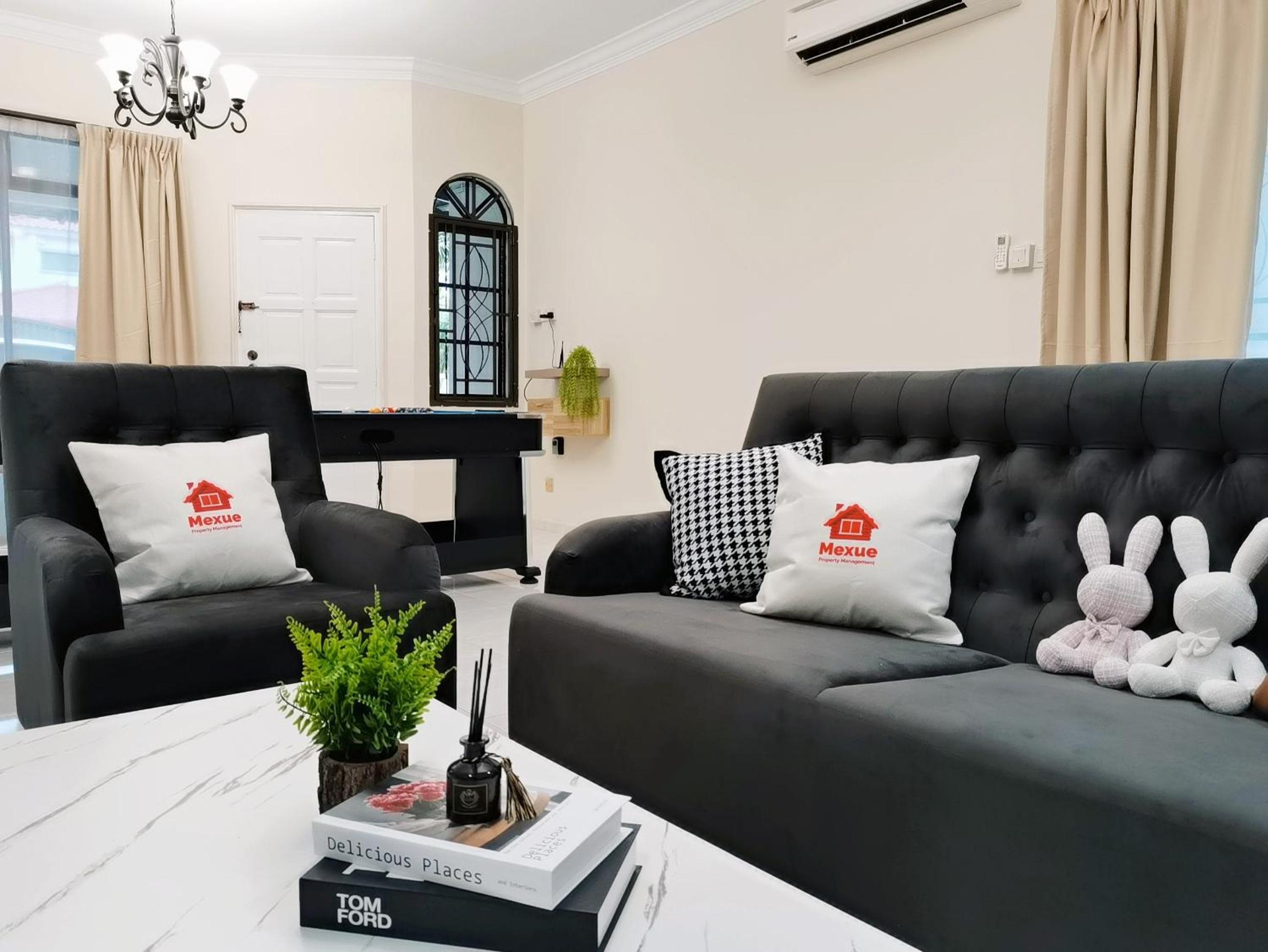 Four-Bedroom House photo 1