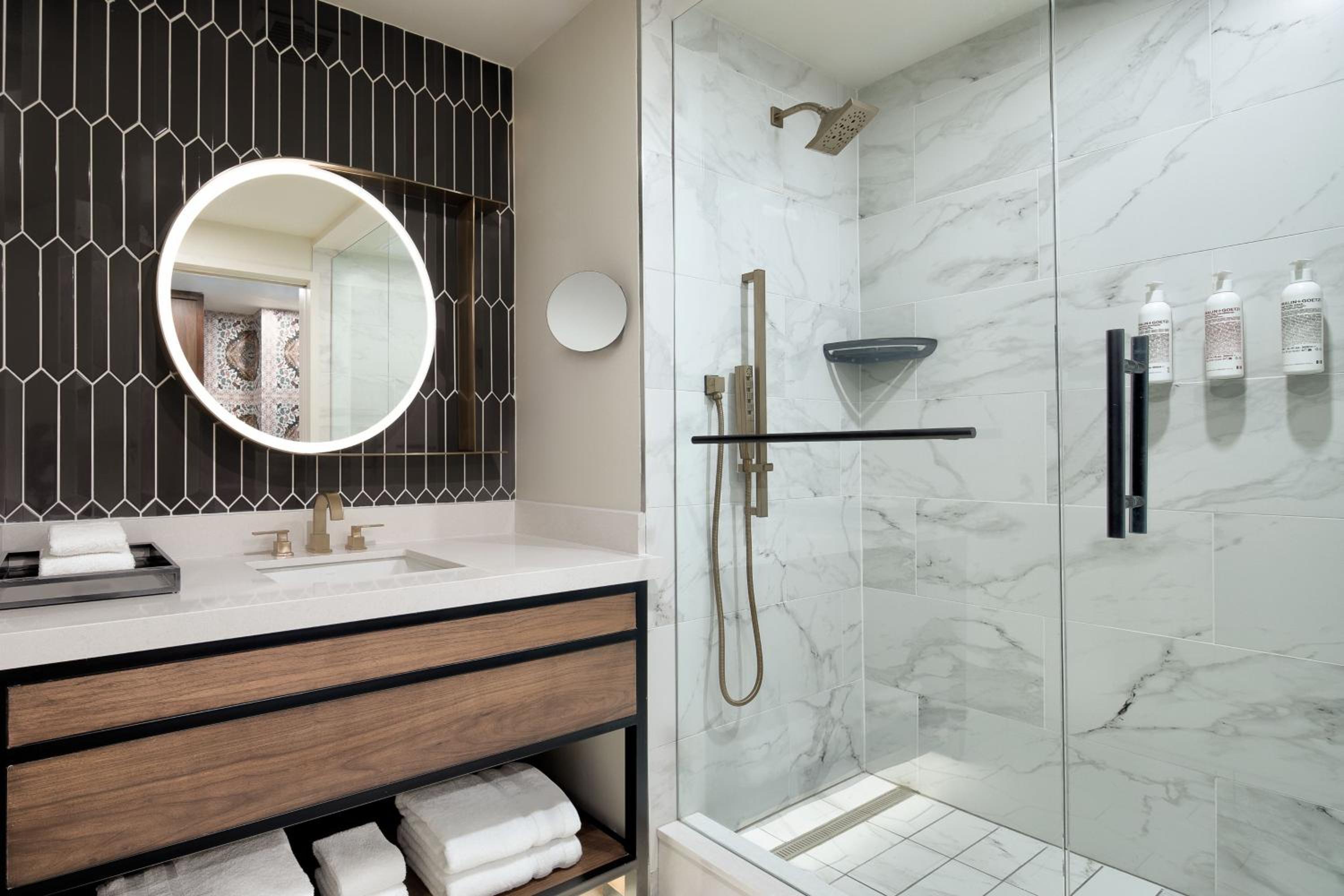 Pure Wellness King Room - Photo 4