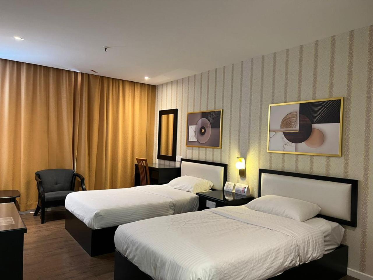 Standard Twin Room