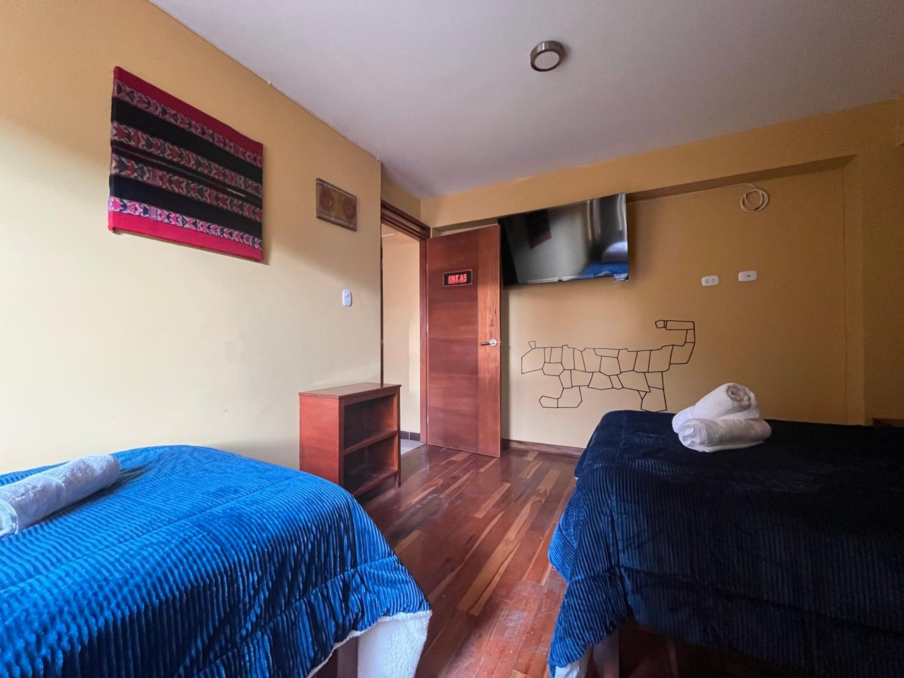 Twin Room with Bathroom photo 2