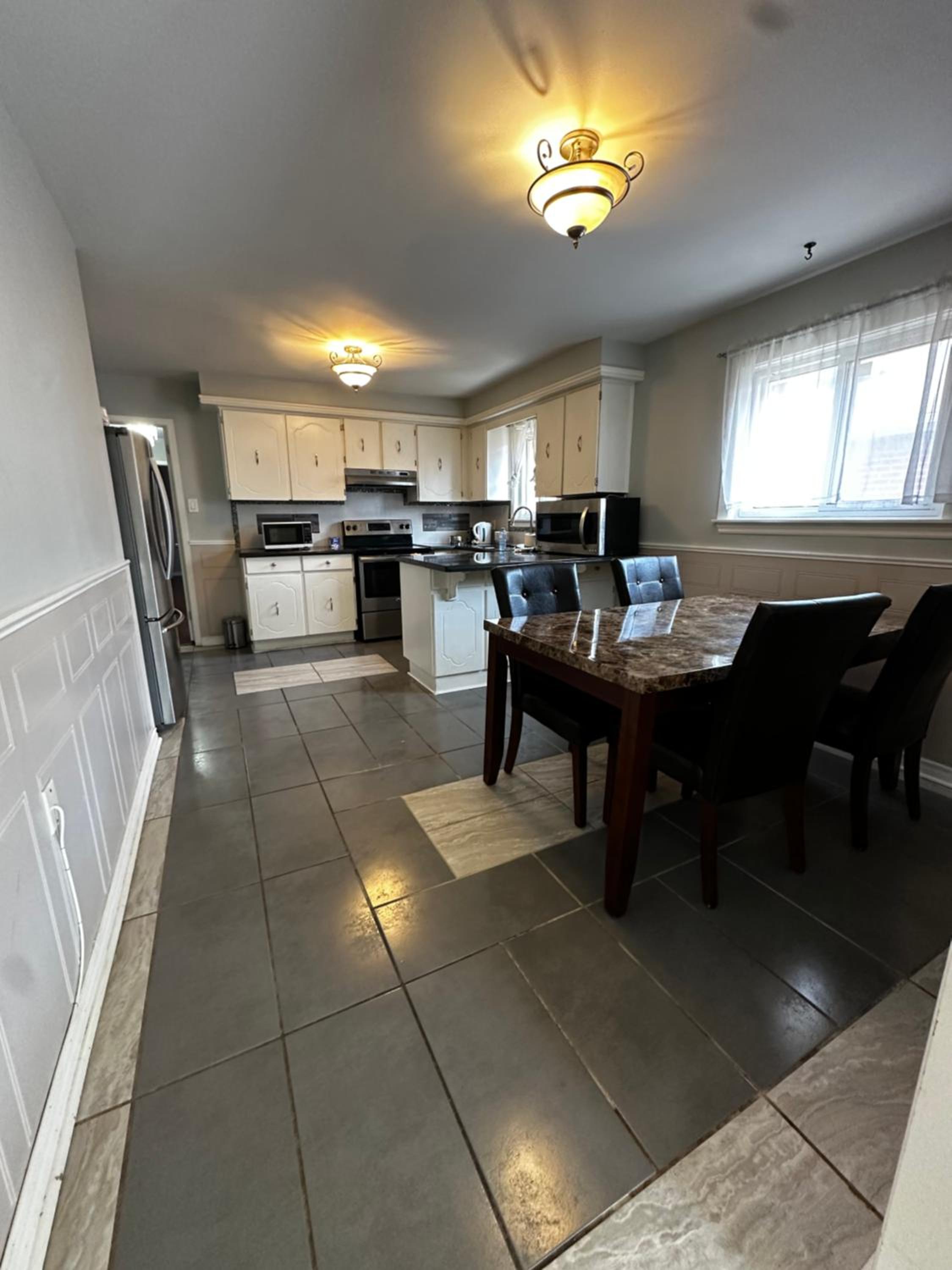 Family Room with Private Bathroom photo 3