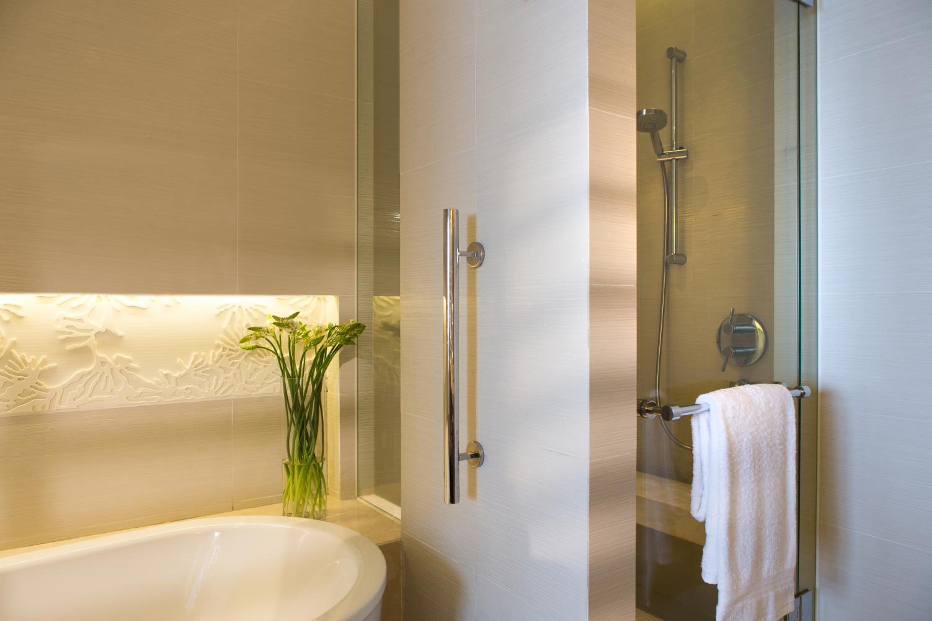 Deluxe Room King - Photo 3