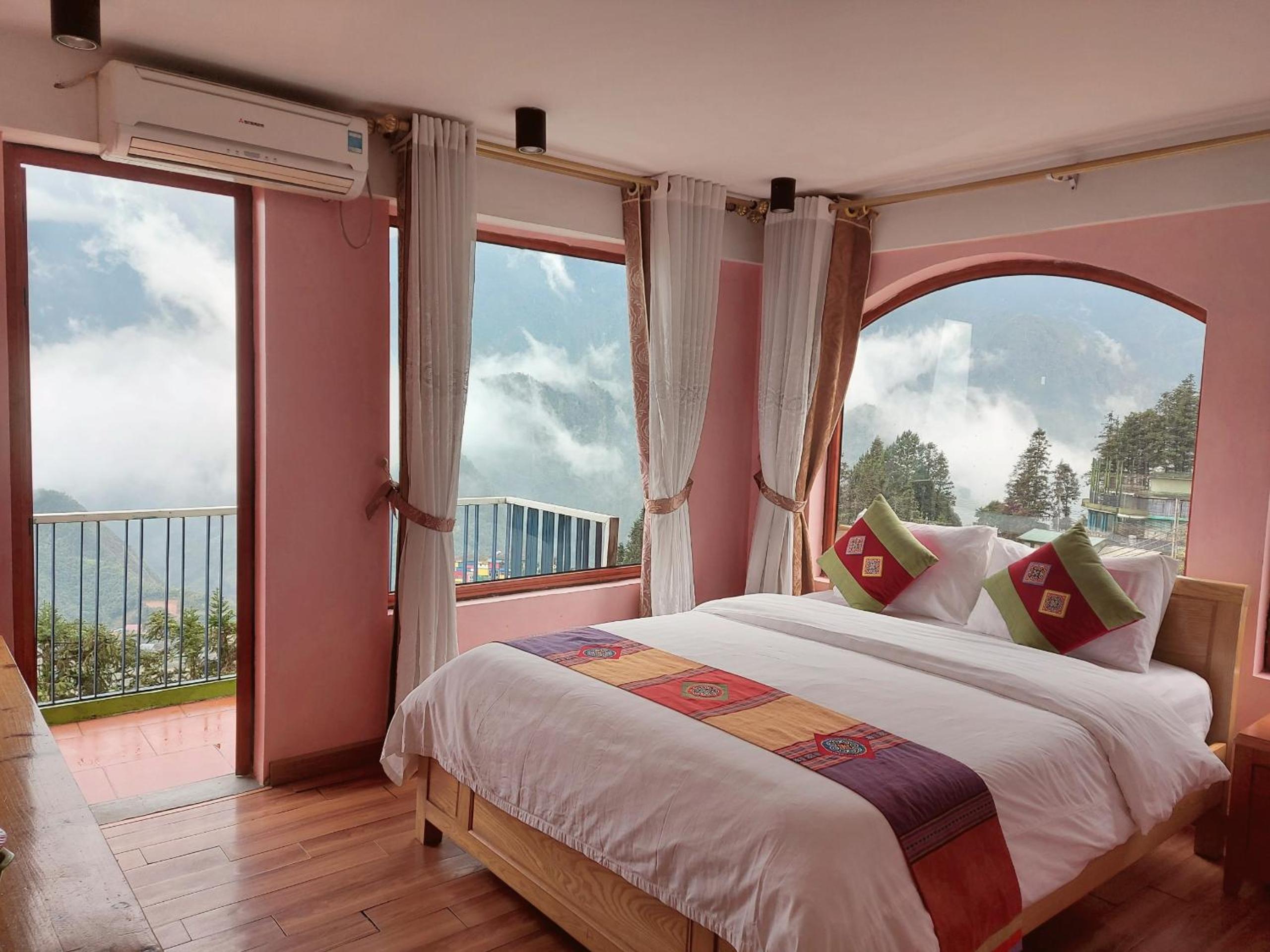 Double Room with Mountain View - Photo 17