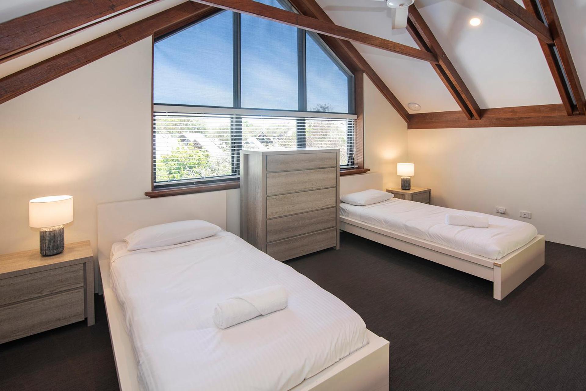 Driftwood -Three Bedroom Cottage with Loft photo 3