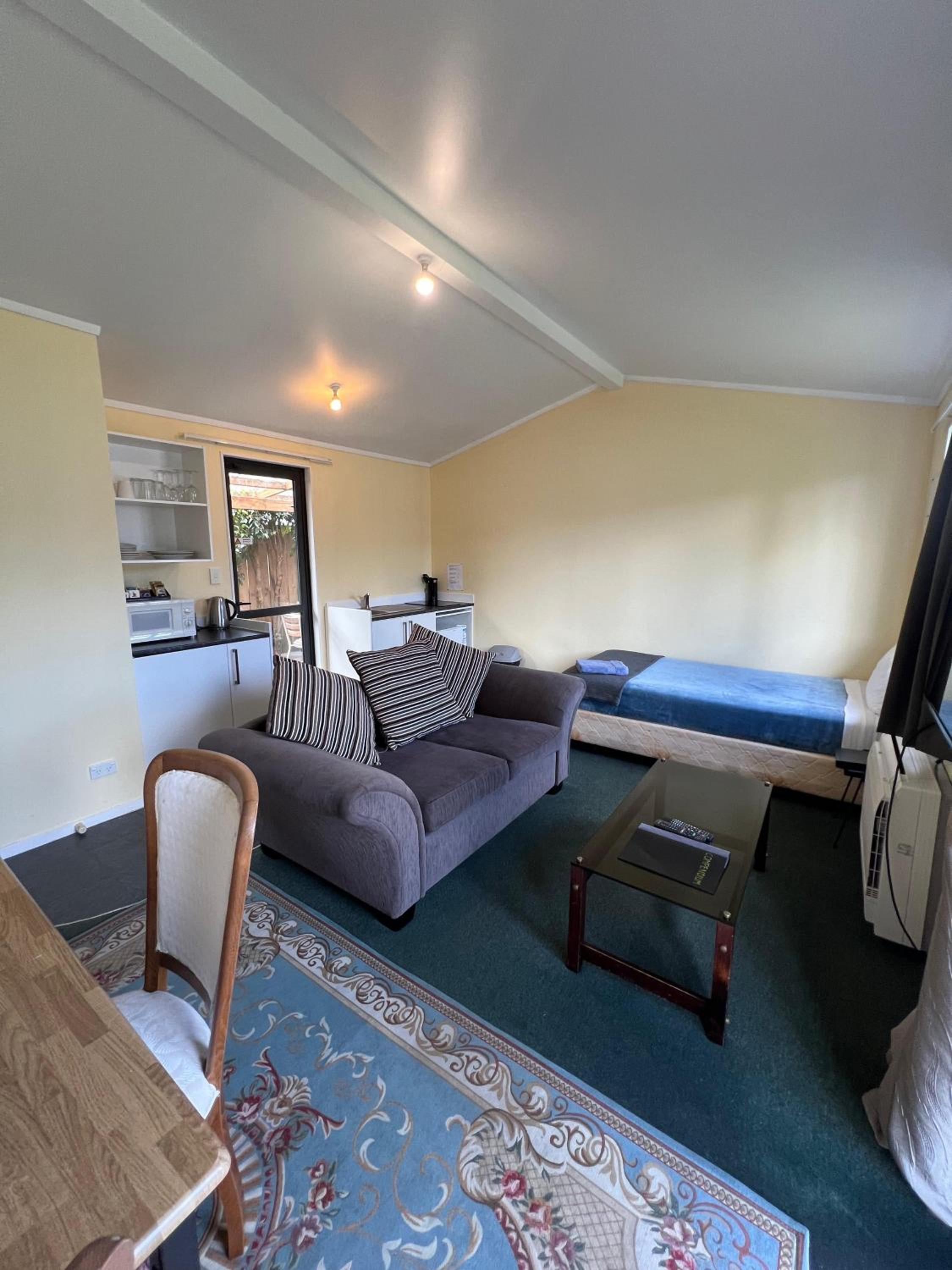 Triple Room with Mineral Hot Pool Unit 8 photo 3