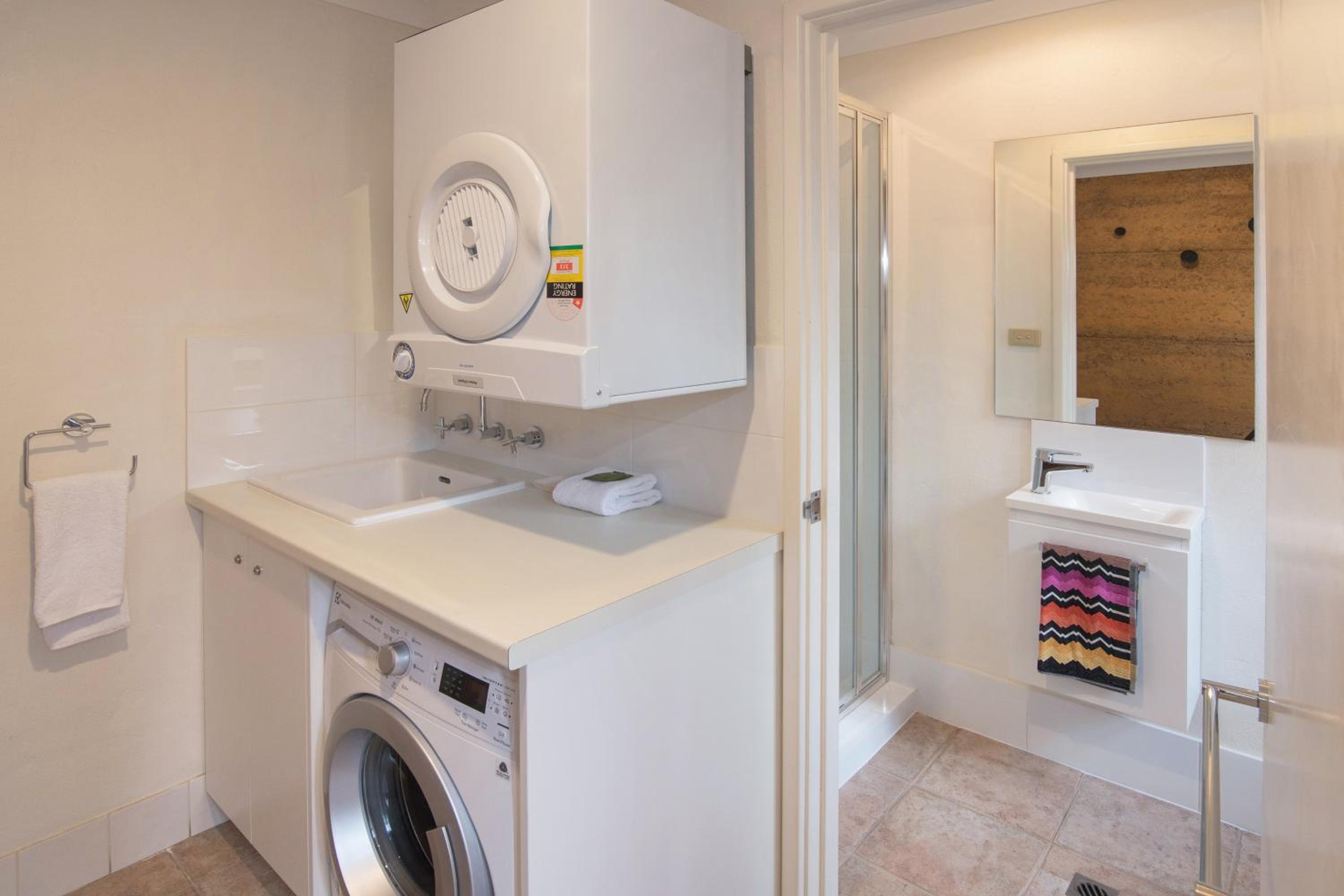 Bay -Three Bedroom Cottage with Loft photo 2