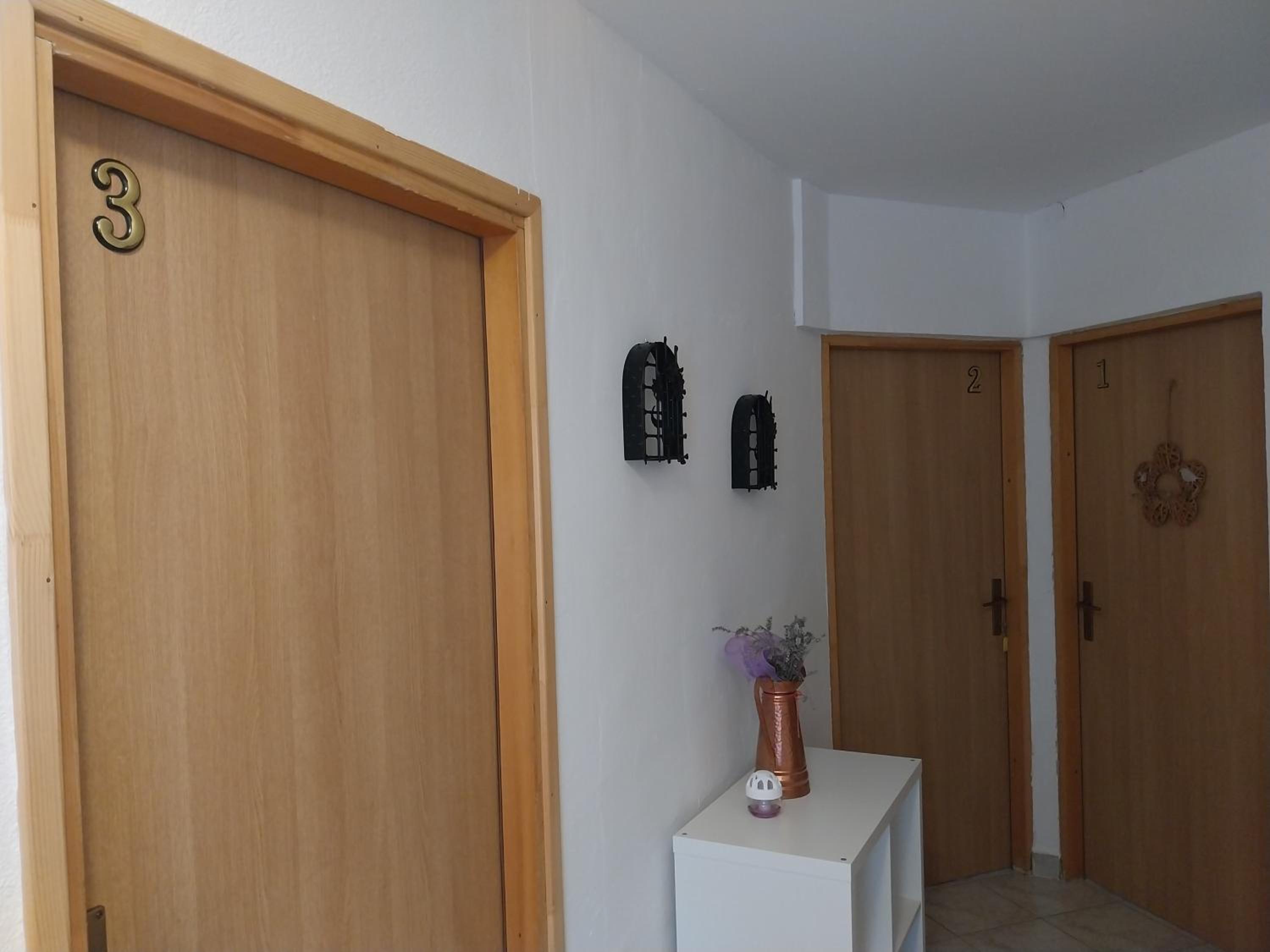 Twin Room with Private External Bathroom - Photo 28