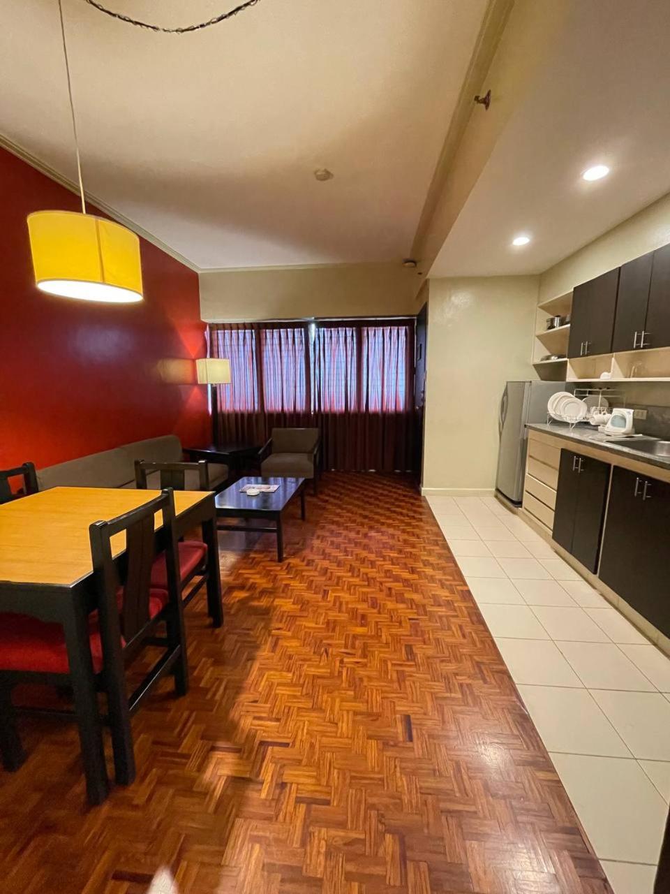 One-Bedroom Suite - Photo 7