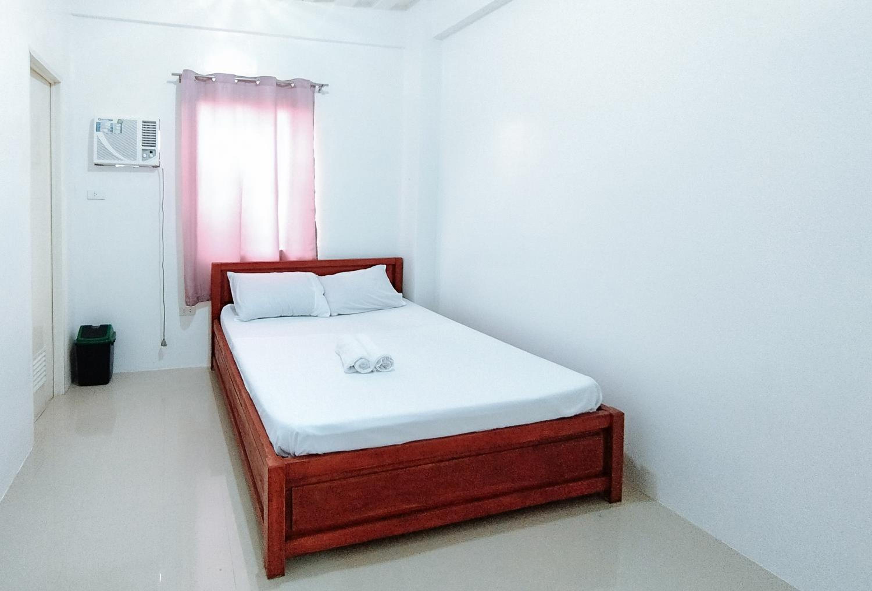 Standard Double Room - Photo 3