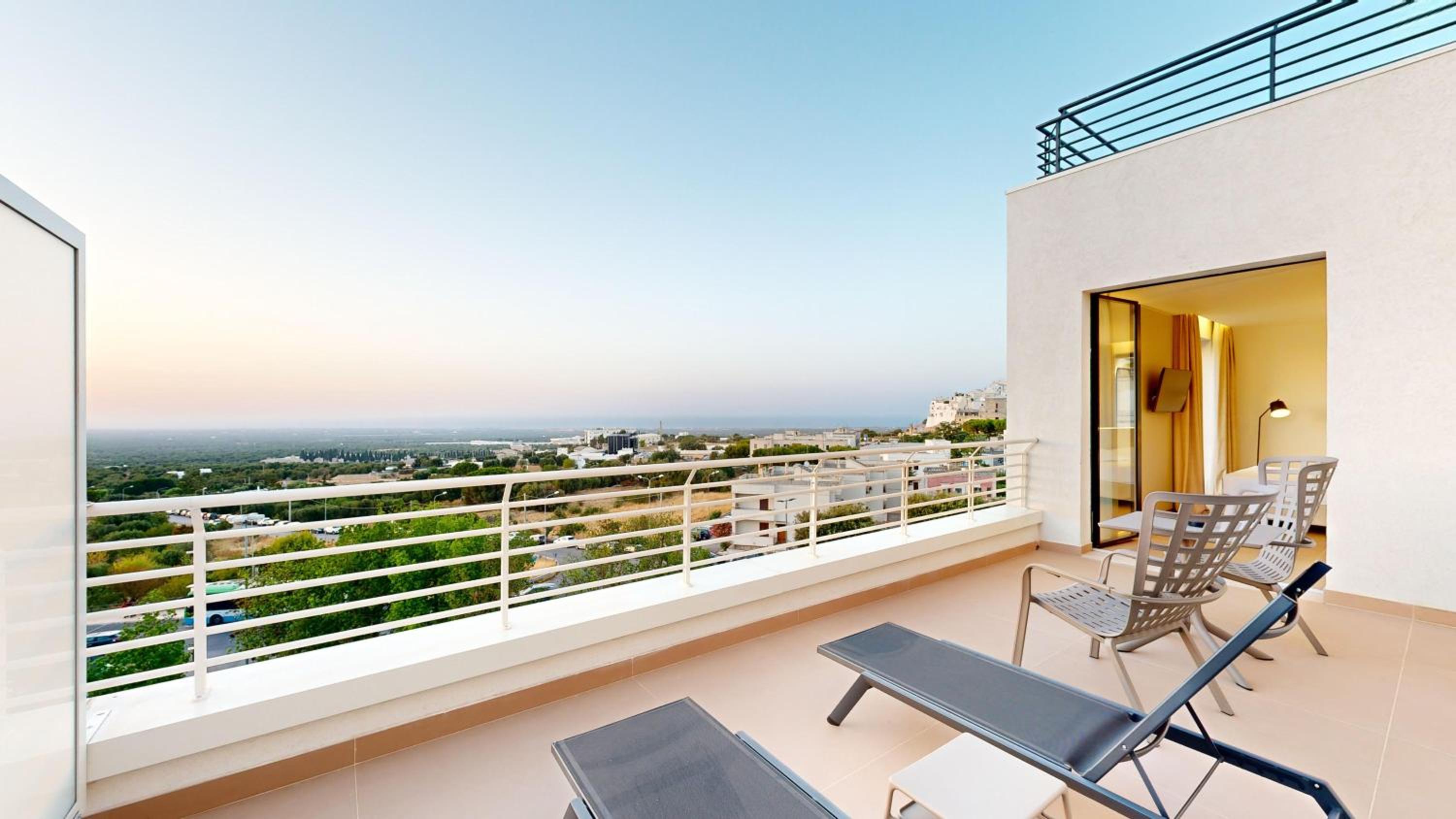 Superior Double or Twin Room with Terrace - Photo 5