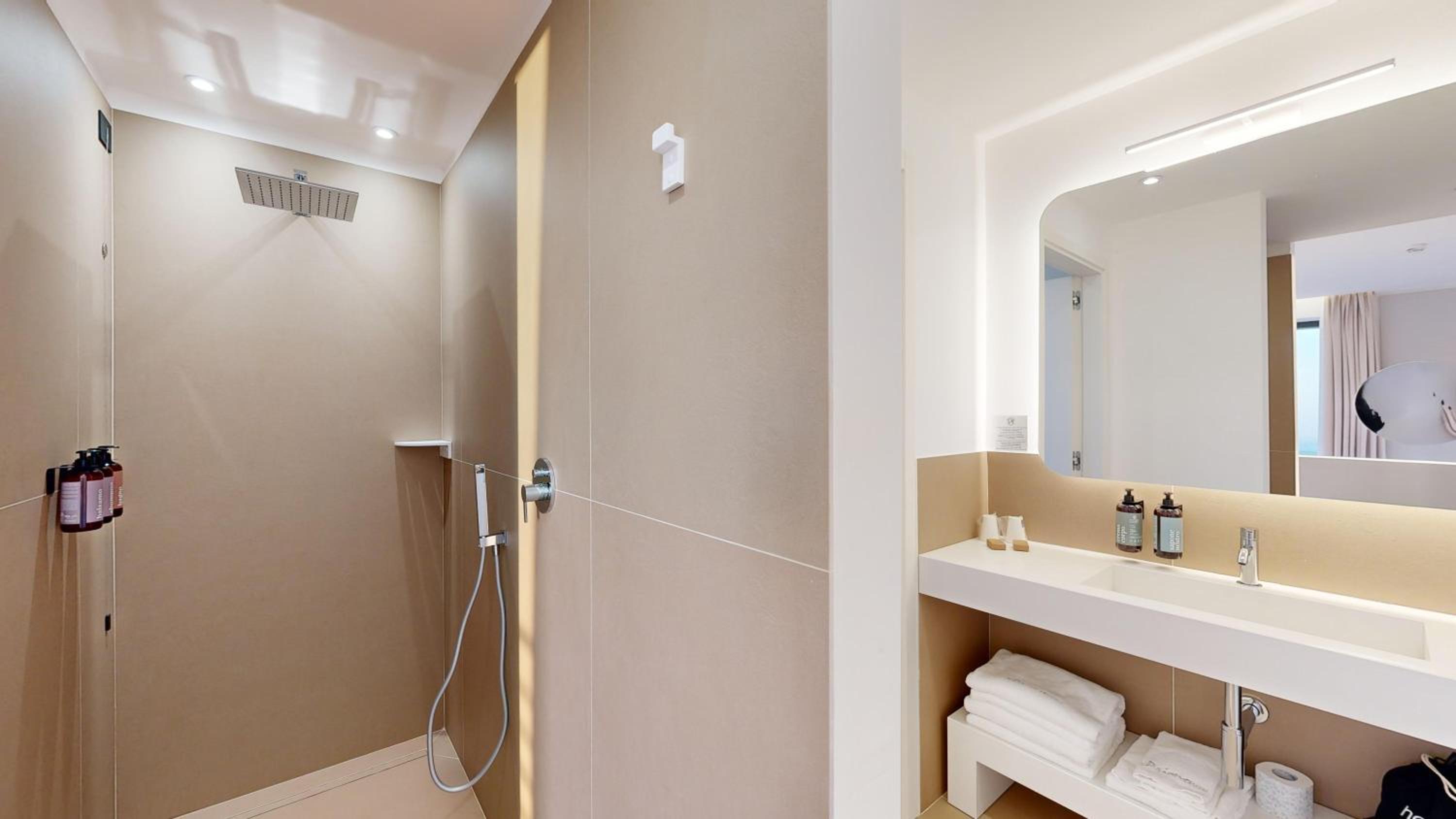 Superior Double or Twin Room with Terrace - Photo 7