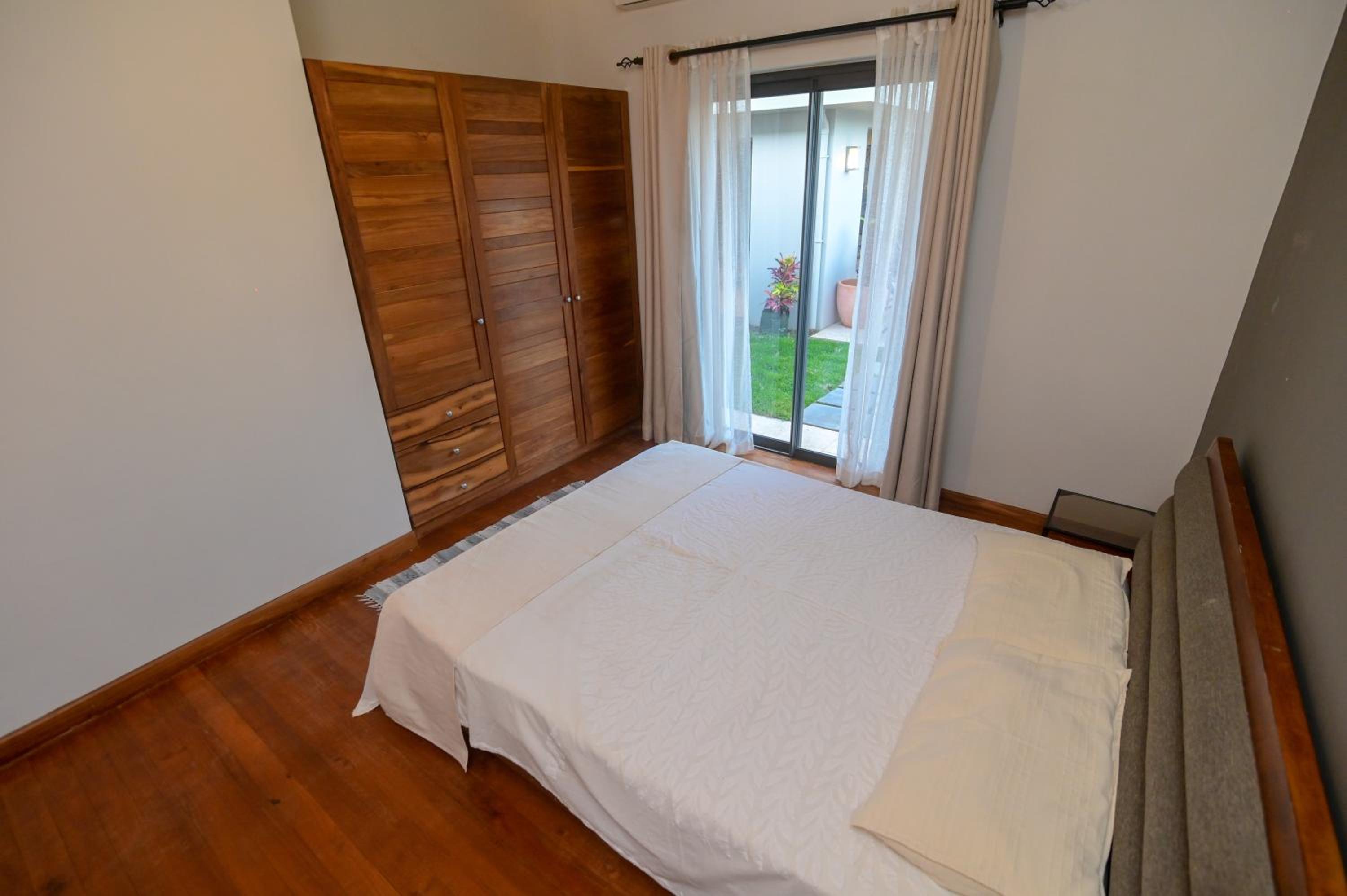 Three-Bedroom Villa photo 2