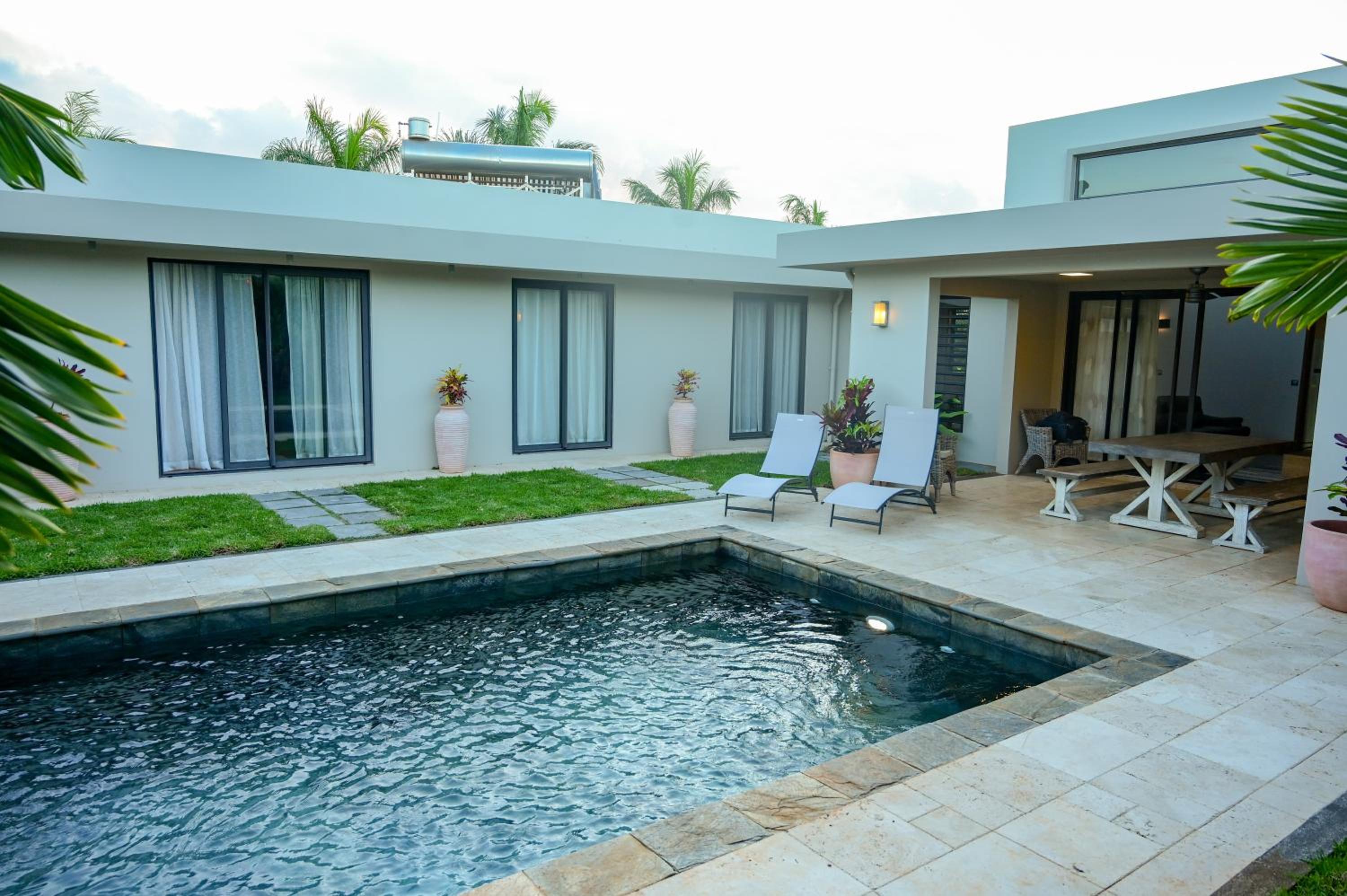Three-Bedroom Villa photo 3