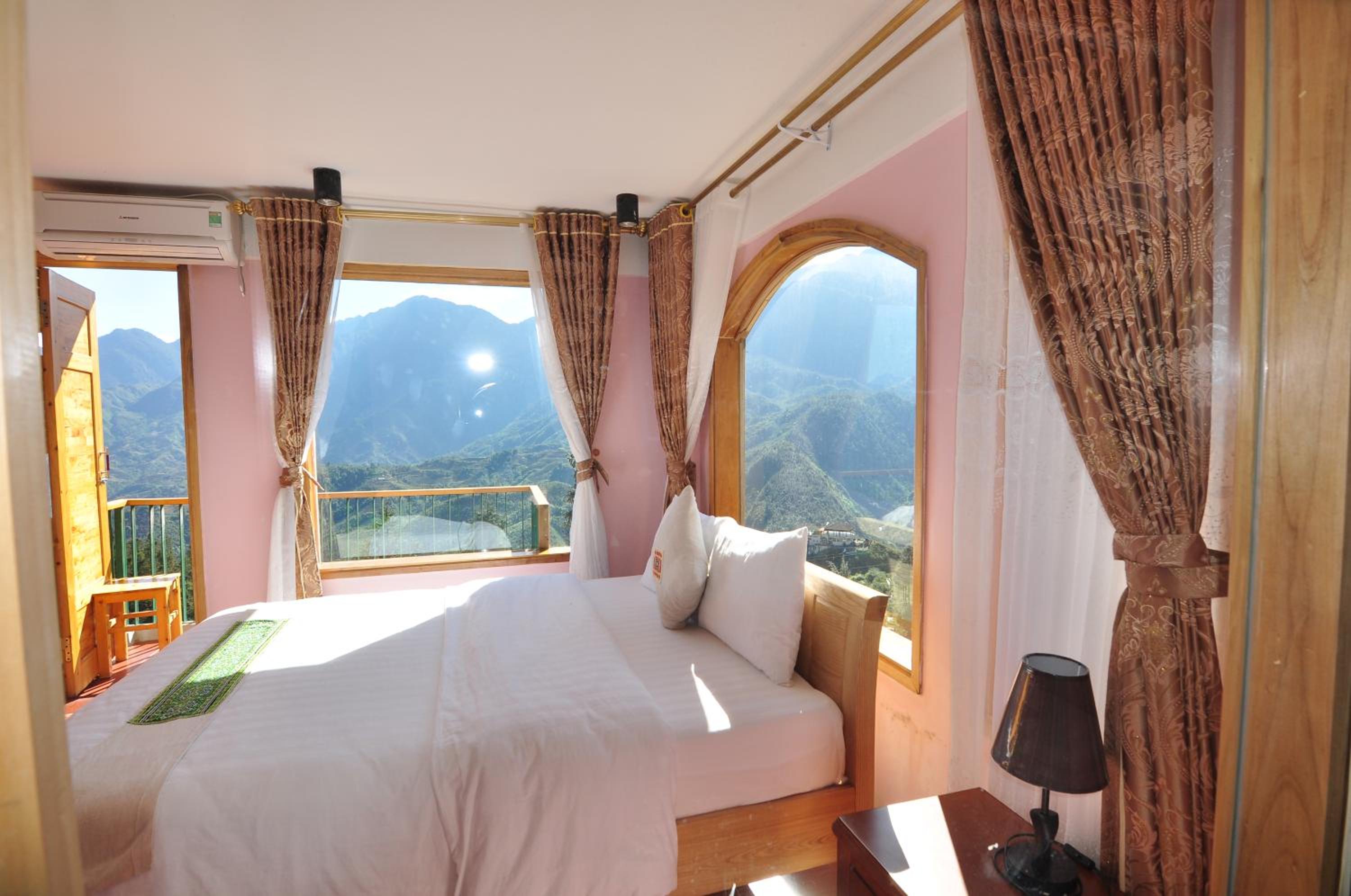 Double Room with Mountain View - Photo 10