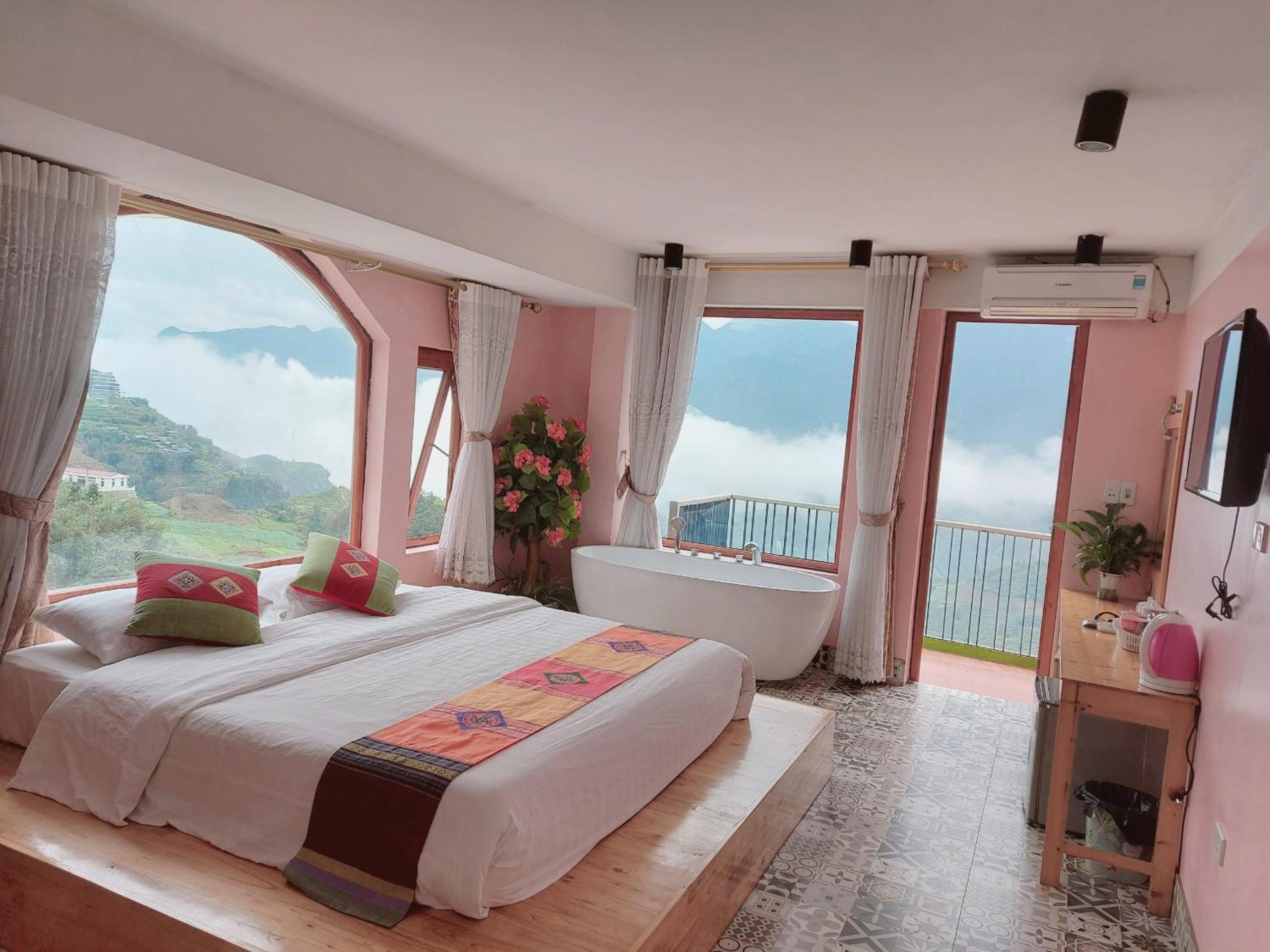Suite with Mountain View - Photo 10