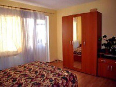 Six-Bedroom House photo 1