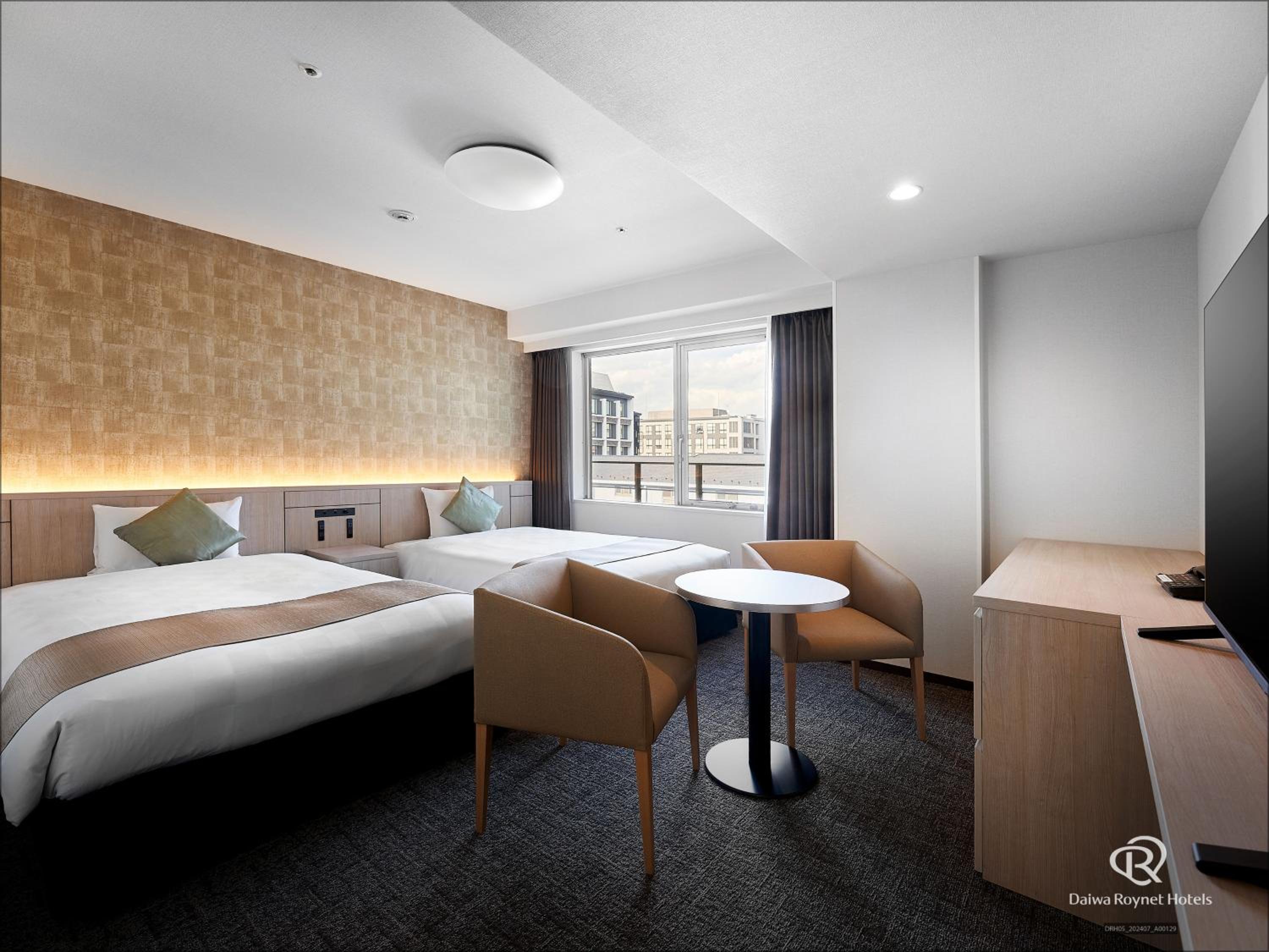 Universal Twin Room - Non-Smoking - Photo 1