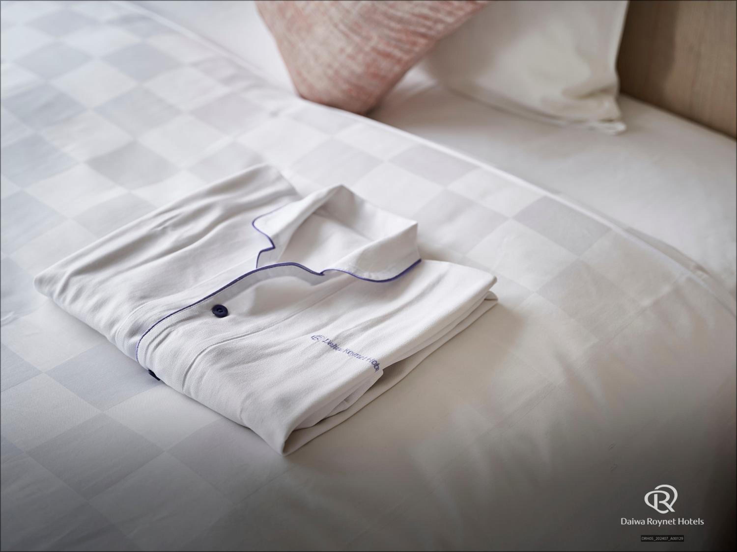 Moderate Double Room - Non-Smoking  - Photo 6