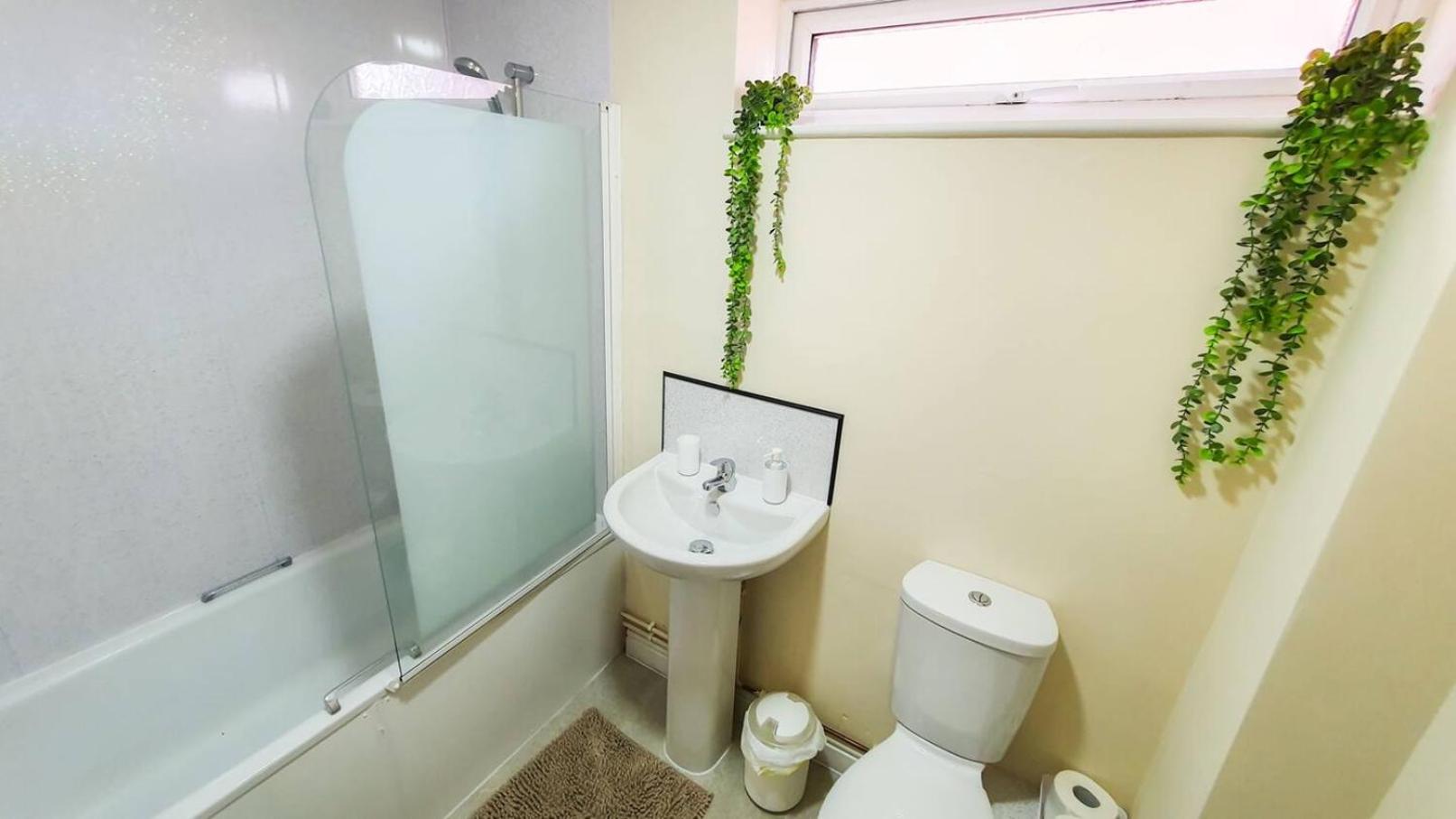 Two-Bedroom Apartment photo 2