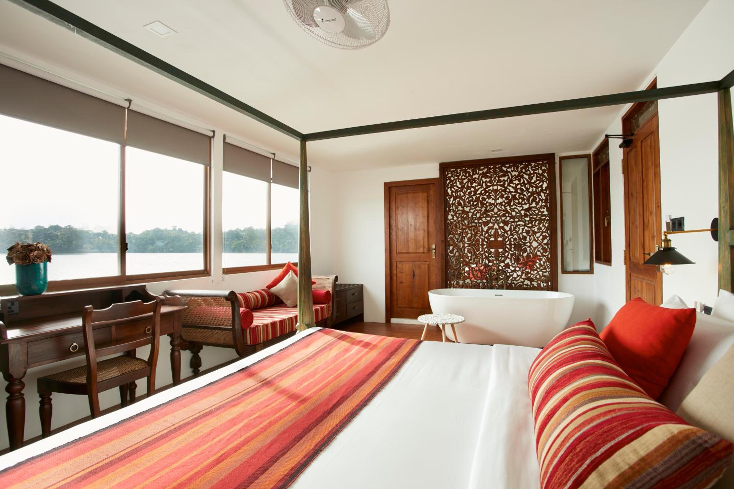 Double Room with Lake View photo 1