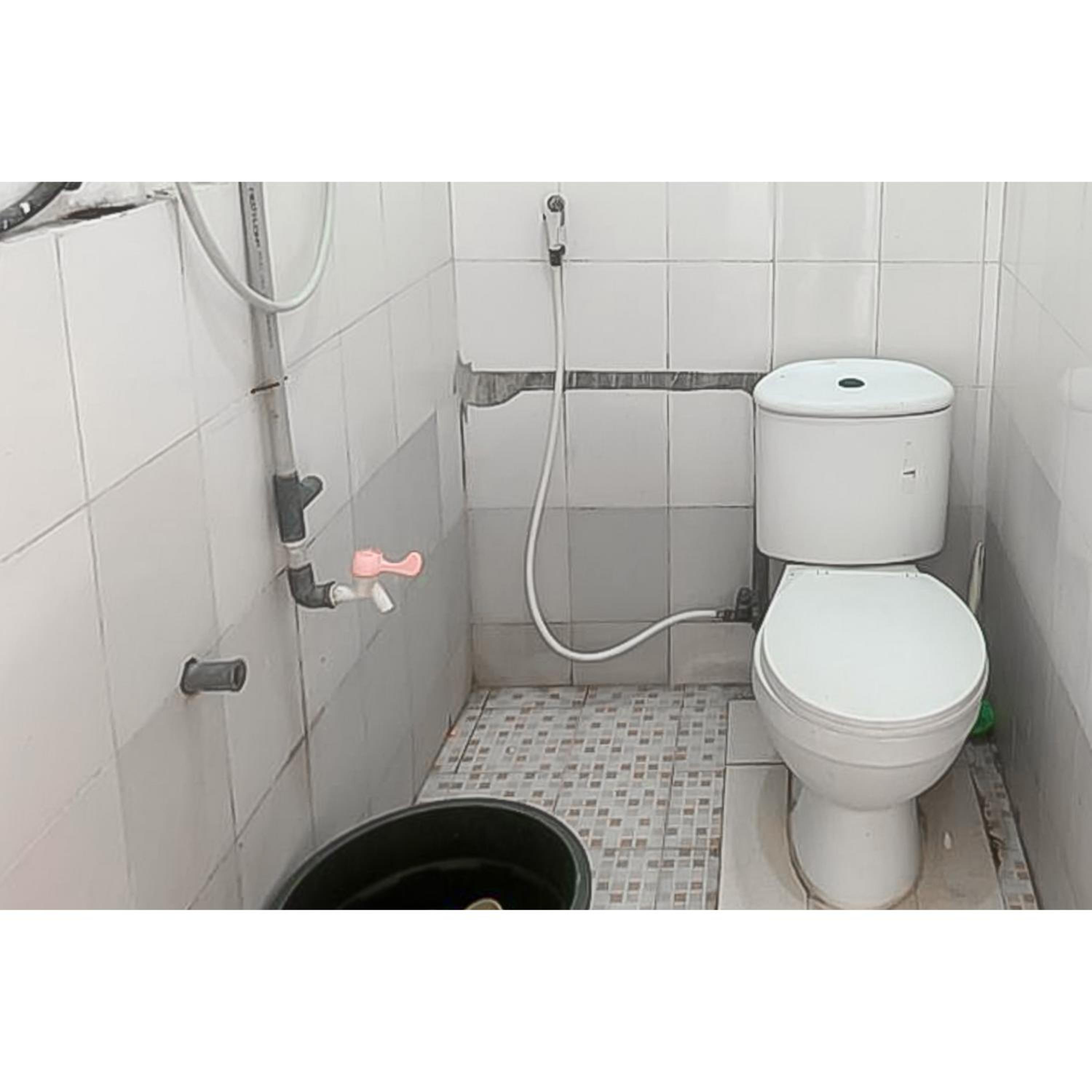 Standard Twin Room - Photo 6