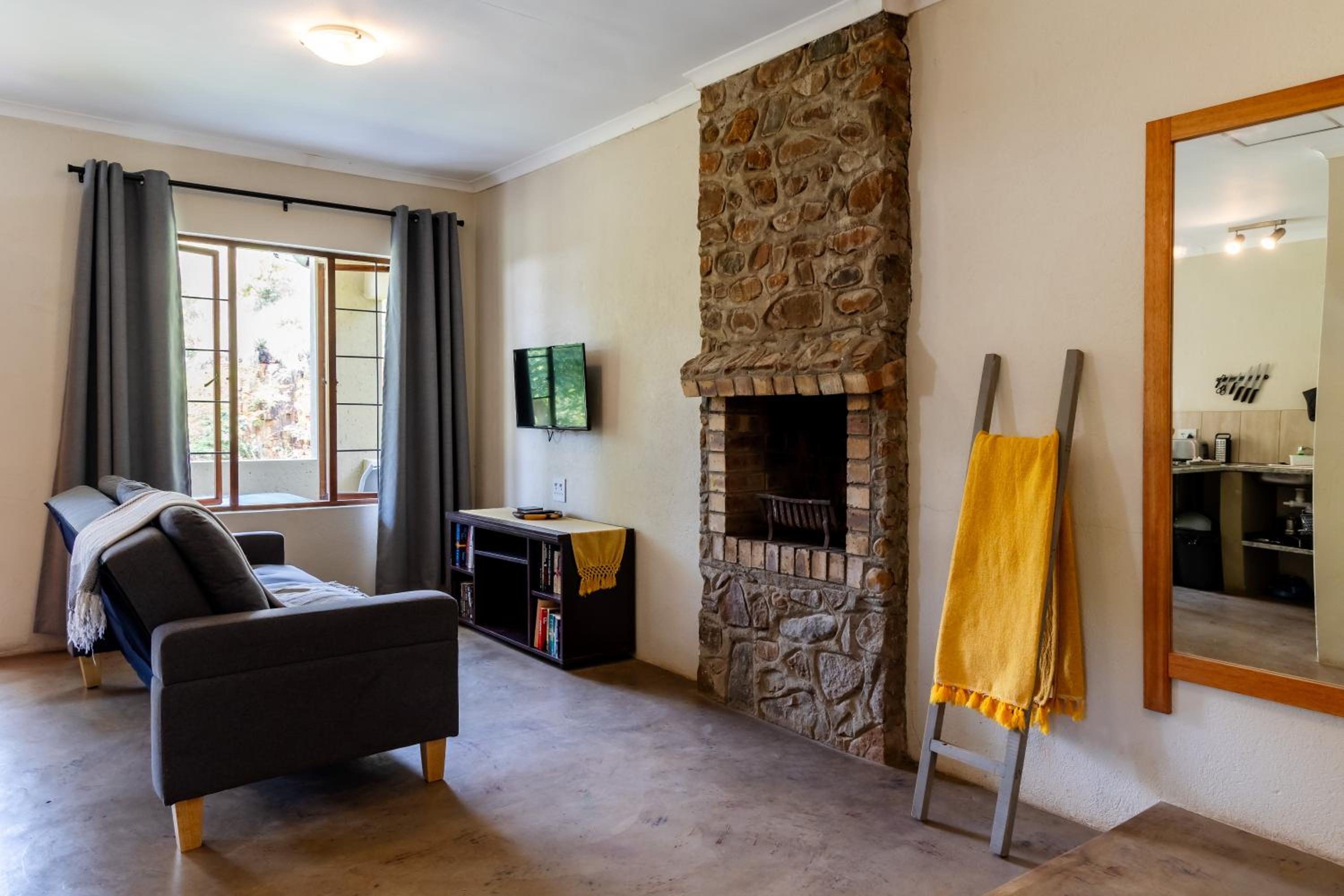 King Studio with Sofa Bed - Photo 14